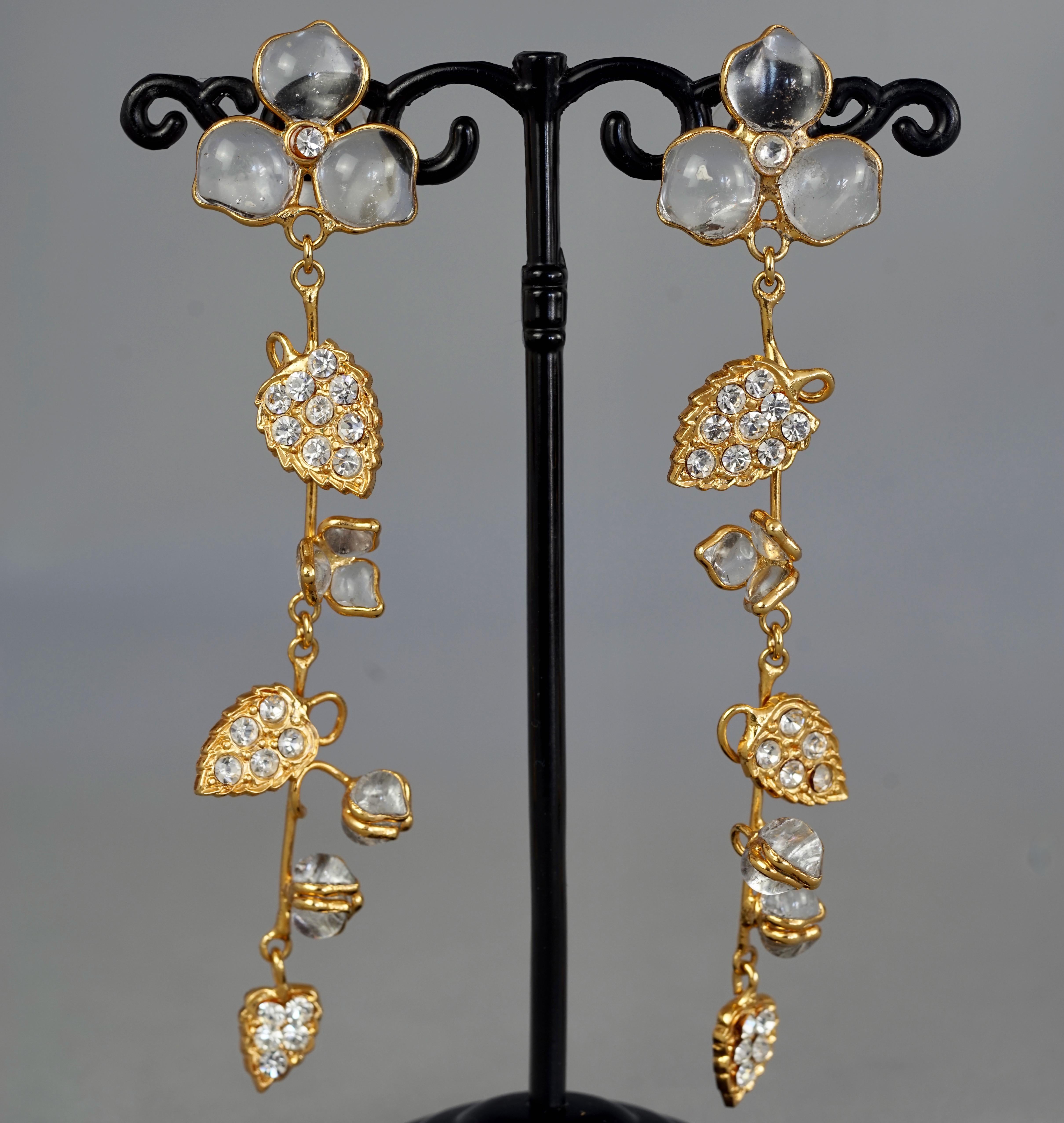 Vintage AUGUSTINE PARIS by Thierry GRIPOIX Flower Vine Dangling Earrings In Excellent Condition For Sale In Kingersheim, Alsace