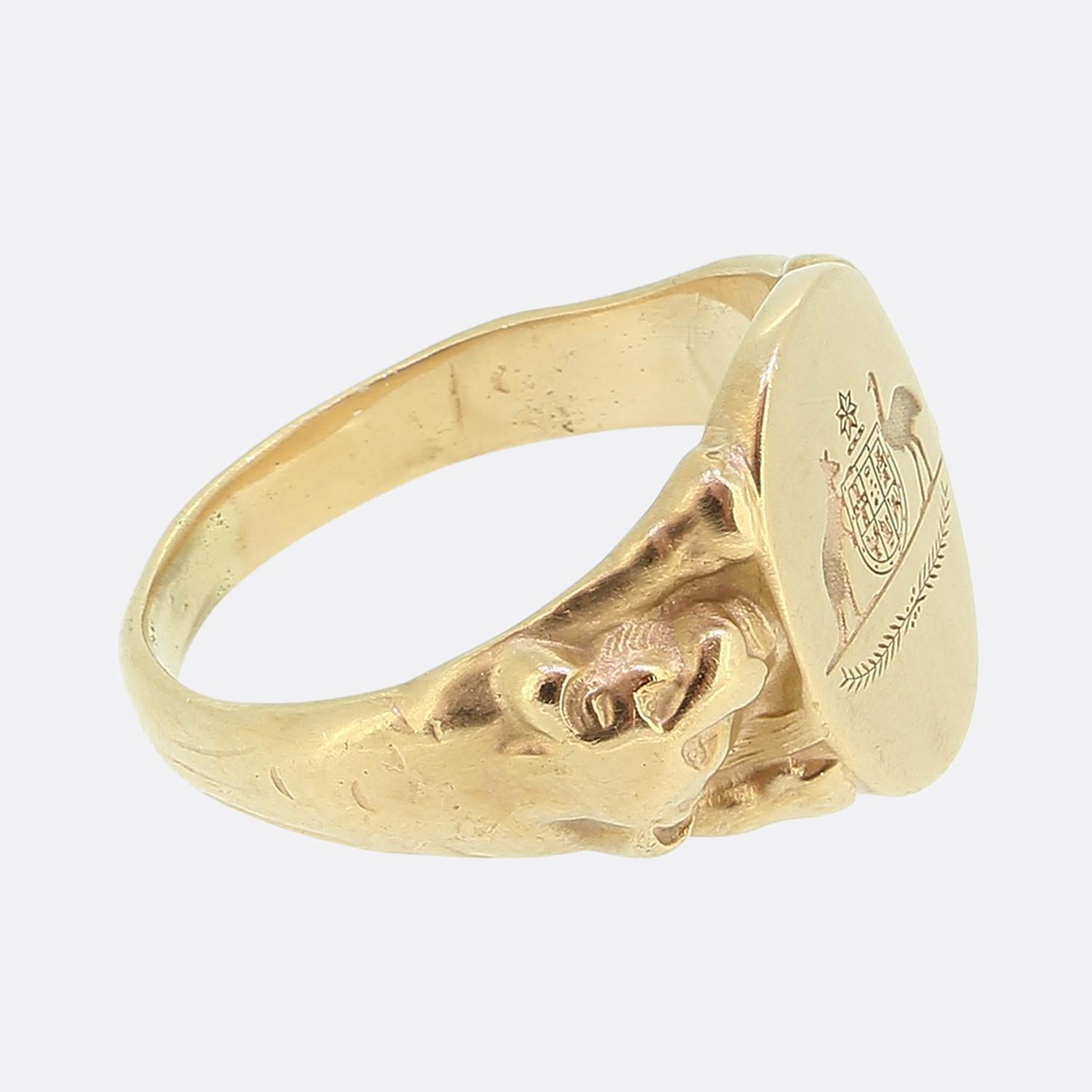 Vintage Australian Coat of Arms Signet Ring In Good Condition In London, GB
