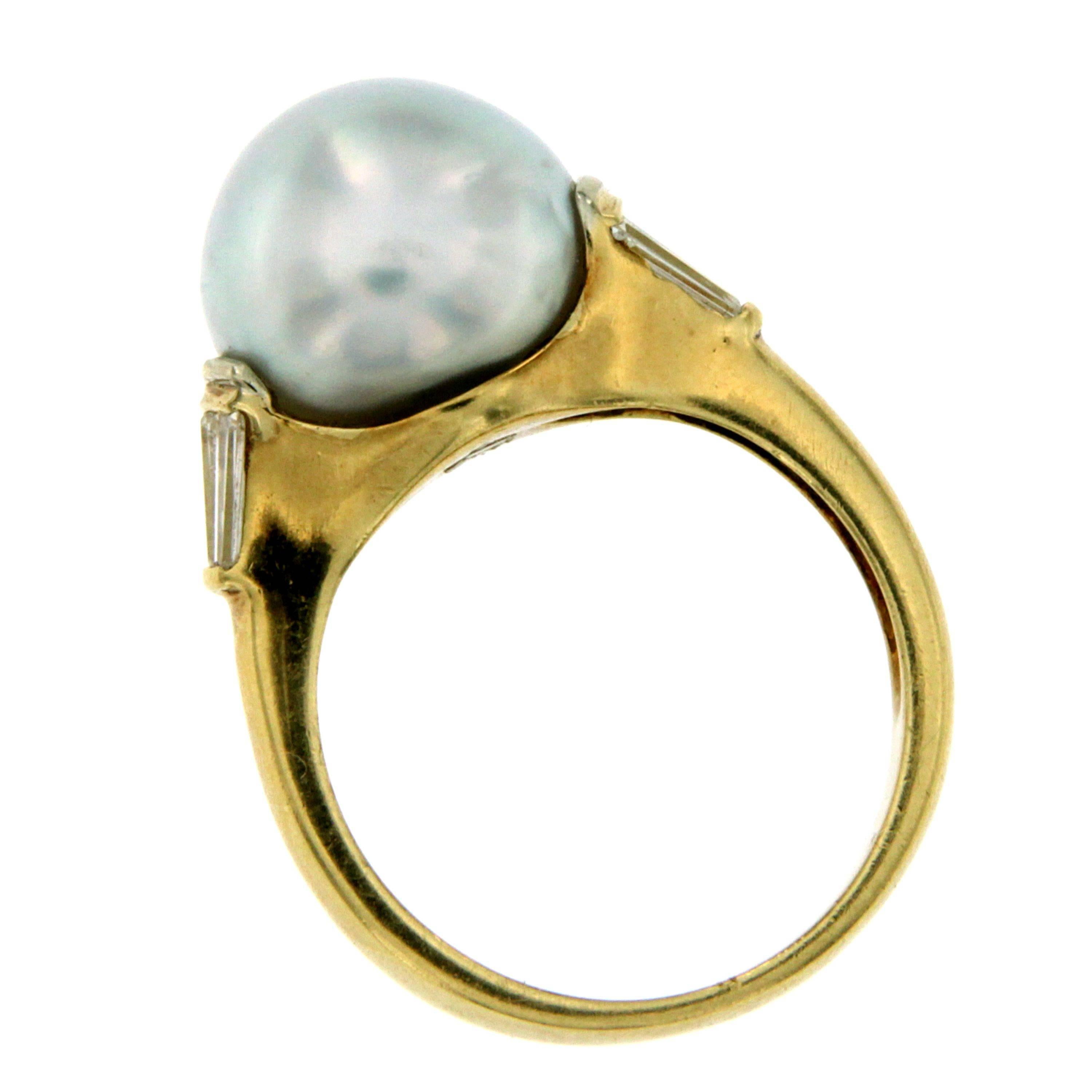 Vintage Australian Pearl Diamond Yellow Gold Ring In Excellent Condition In Napoli, Italy