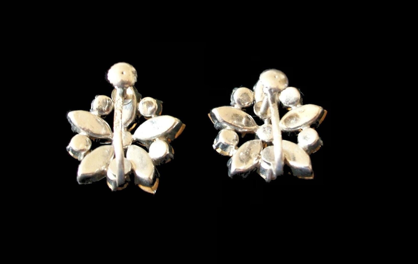 Vintage Austrian Crystal Earrings - Screw Backs - Unsigned - Mid 20th Century For Sale 1