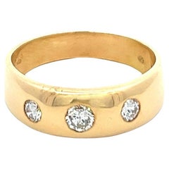 Österreichischer Diamantring aus 14 Karat Gelbgold mit drei Steinen in Lünettenfassung