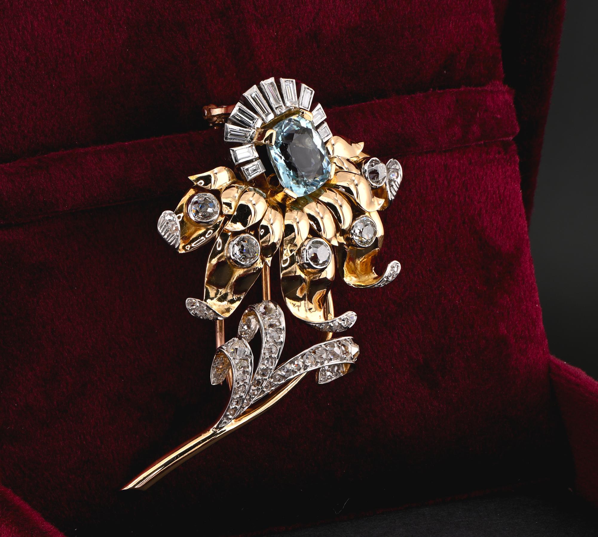 Taille coussin antique Broche vintage austro-hongroise en platine 18 carats avec aigue-marine et diamants en vente