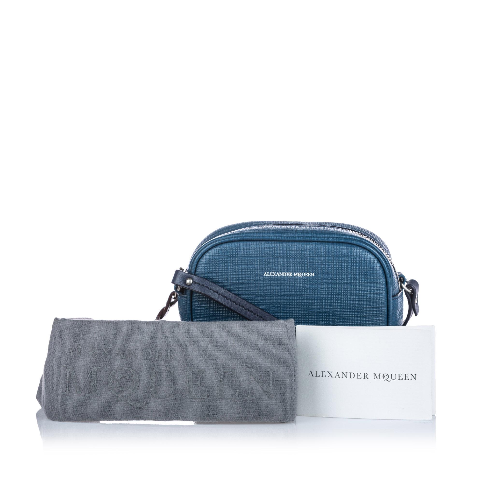 Vintage Authentic Alexander Mcqueen Blue Leather Mini Camera Bag ITALY MINI  For Sale 3