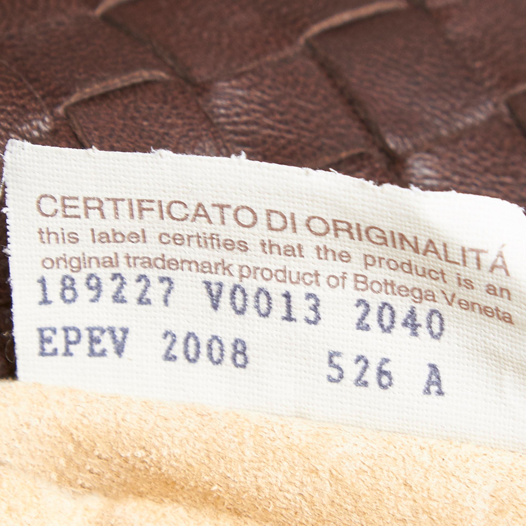 Vintage Authentic Bottega Veneta Leather Intrecciato Handbag w Dust Bag SMALL In Good Condition For Sale In Orlando, FL