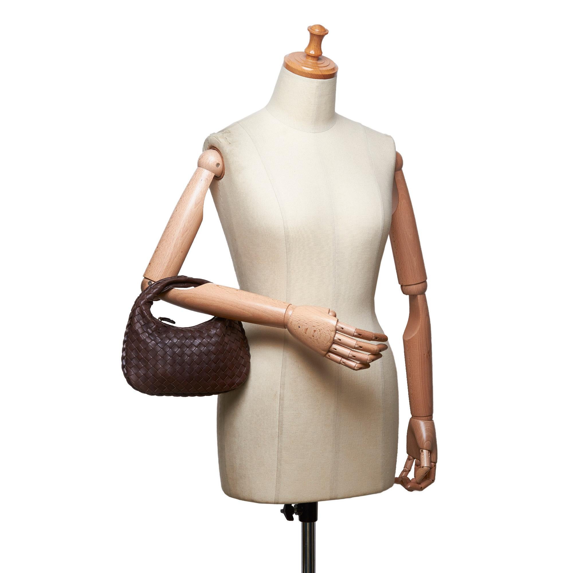 Women's Vintage Authentic Bottega Veneta Leather Intrecciato Handbag w Dust Bag SMALL For Sale