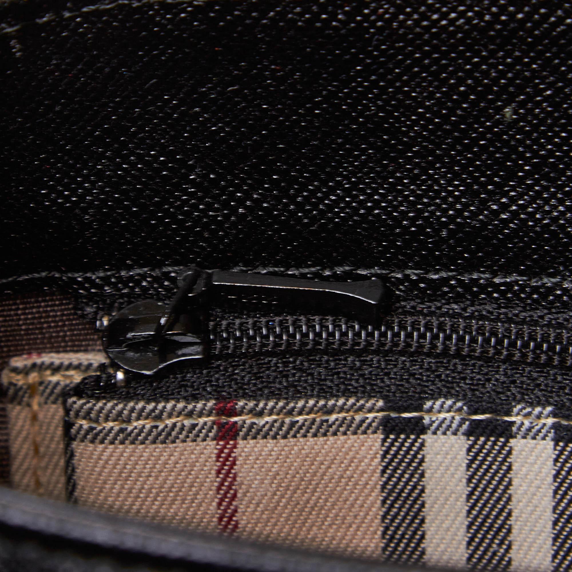 Vintage Authentic Burberry Black Leather Handbag United Kingdom SMALL  For Sale 3