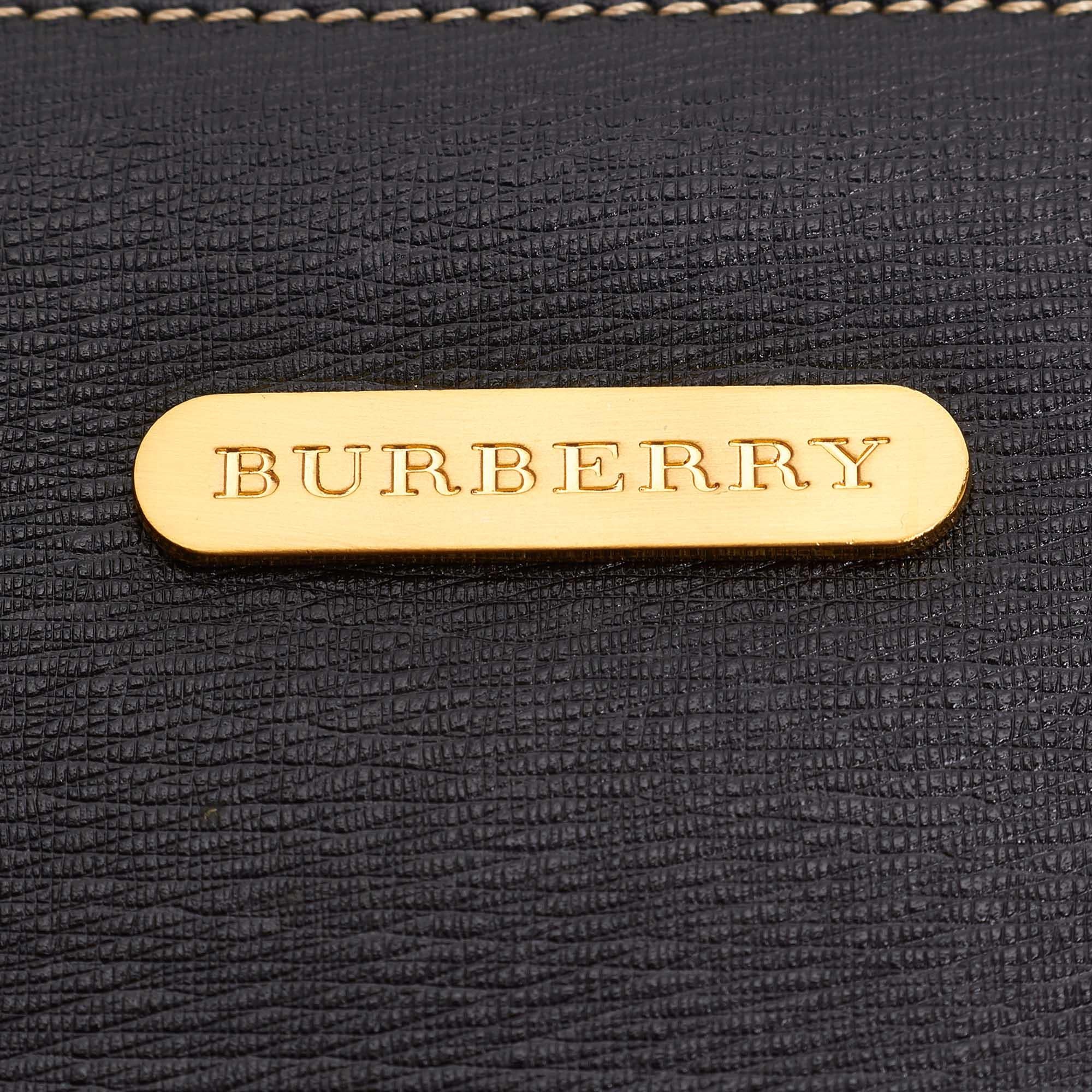 Vintage Authentic Burberry Black Leather Tote Bag UNITED KINGDOM LARGE  For Sale 2