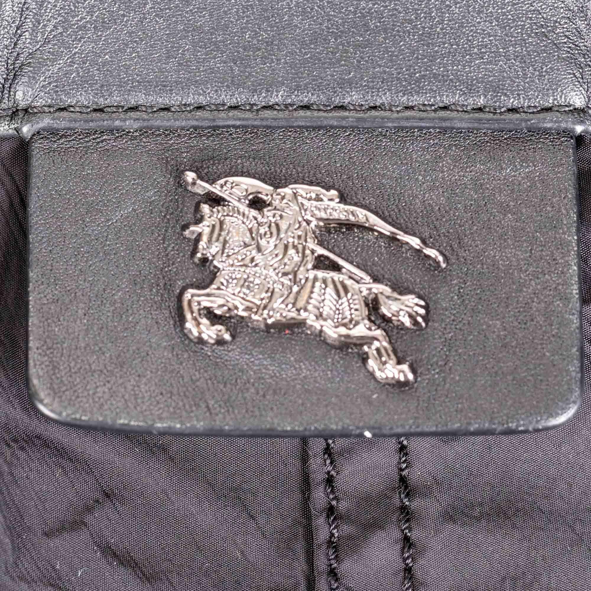 Sac fourre-tout vintage authentique Burberry en nylon noir avec boucle en forme de traîne - China en vente 5