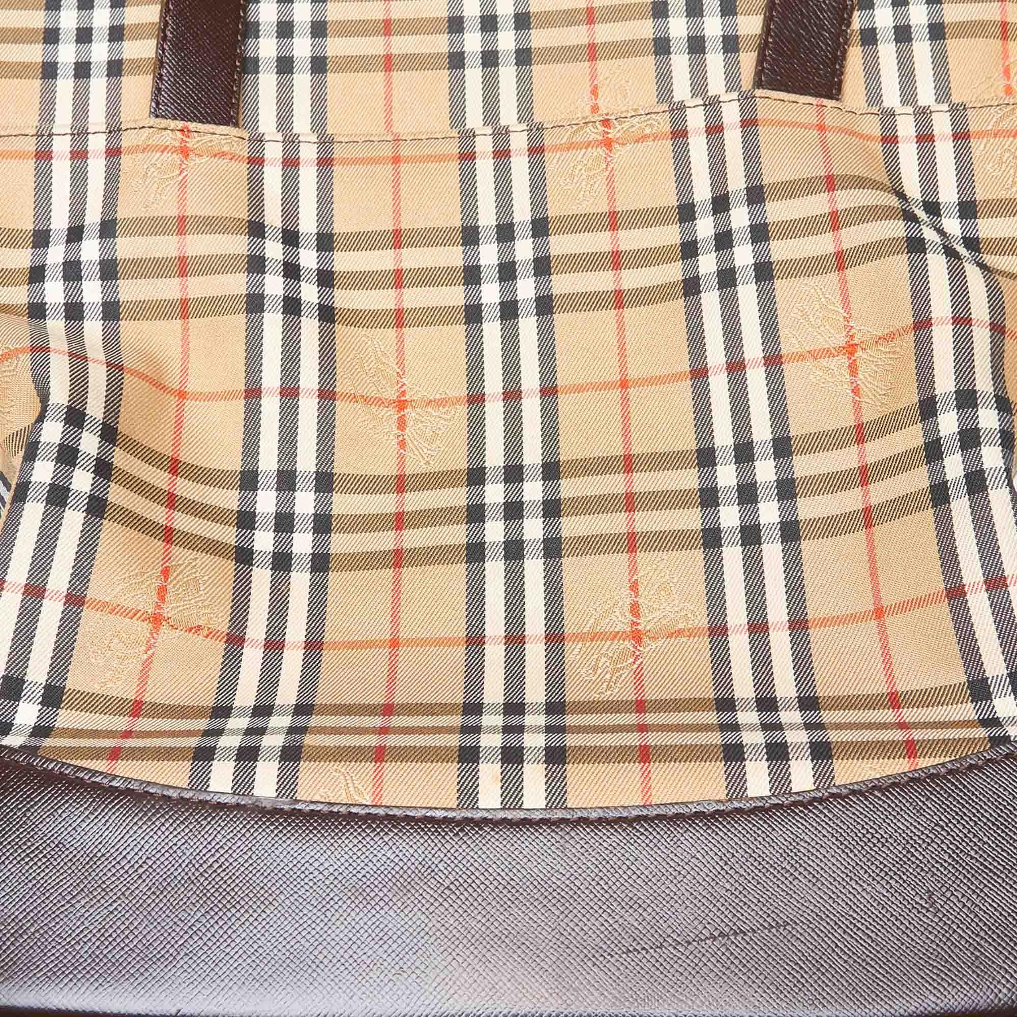 Vintage Authentic Burberry Brown Haymarket Check Tote Bag UNITED KINGDOM LARGE  For Sale 9