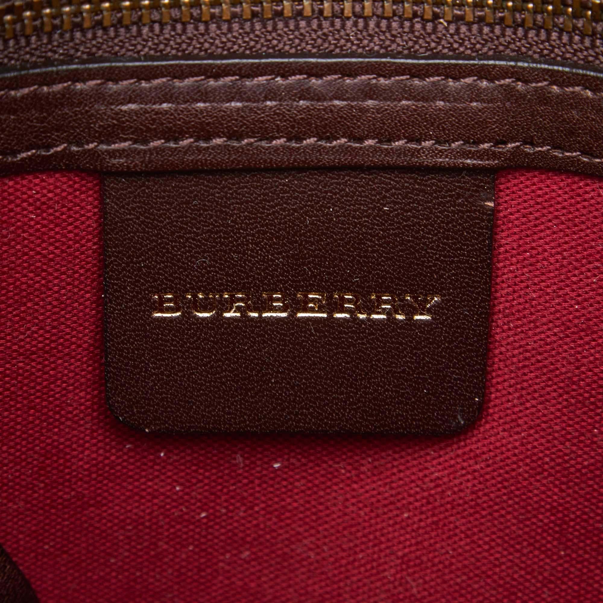 Vintage Authentic Burberry Brown Nova Check Crossbody Bag United Kingdom MEDIUM  For Sale 1