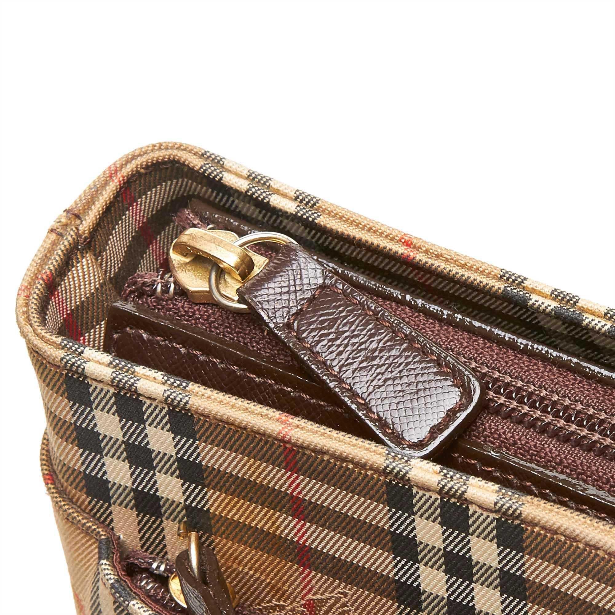 Vintage Authentic Burberry Brown Plaid Handbag United Kingdom MEDIUM  For Sale 4