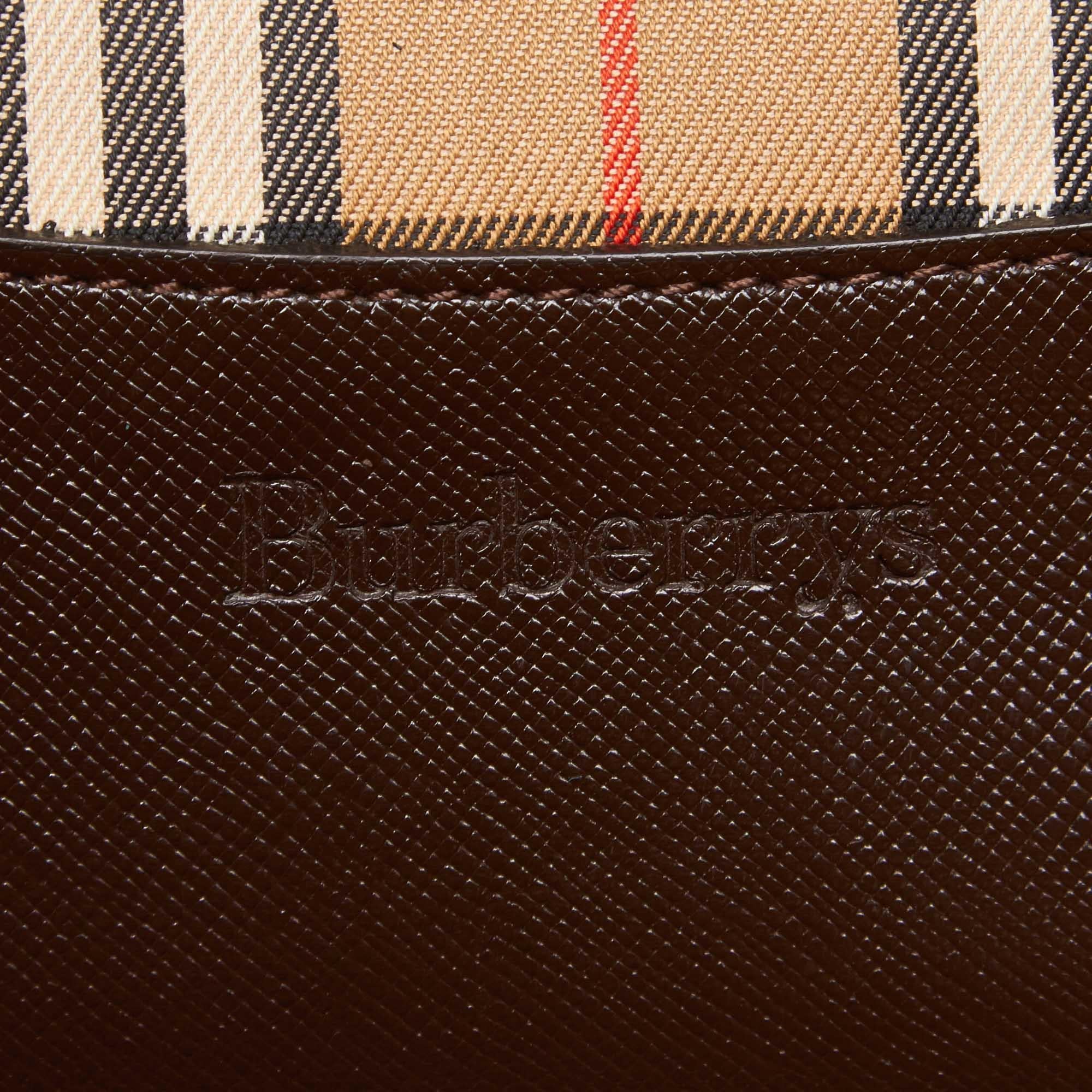 Vintage Authentic Burberry Brown Plaid Tote Bag United Kingdom LARGE For Sale 1