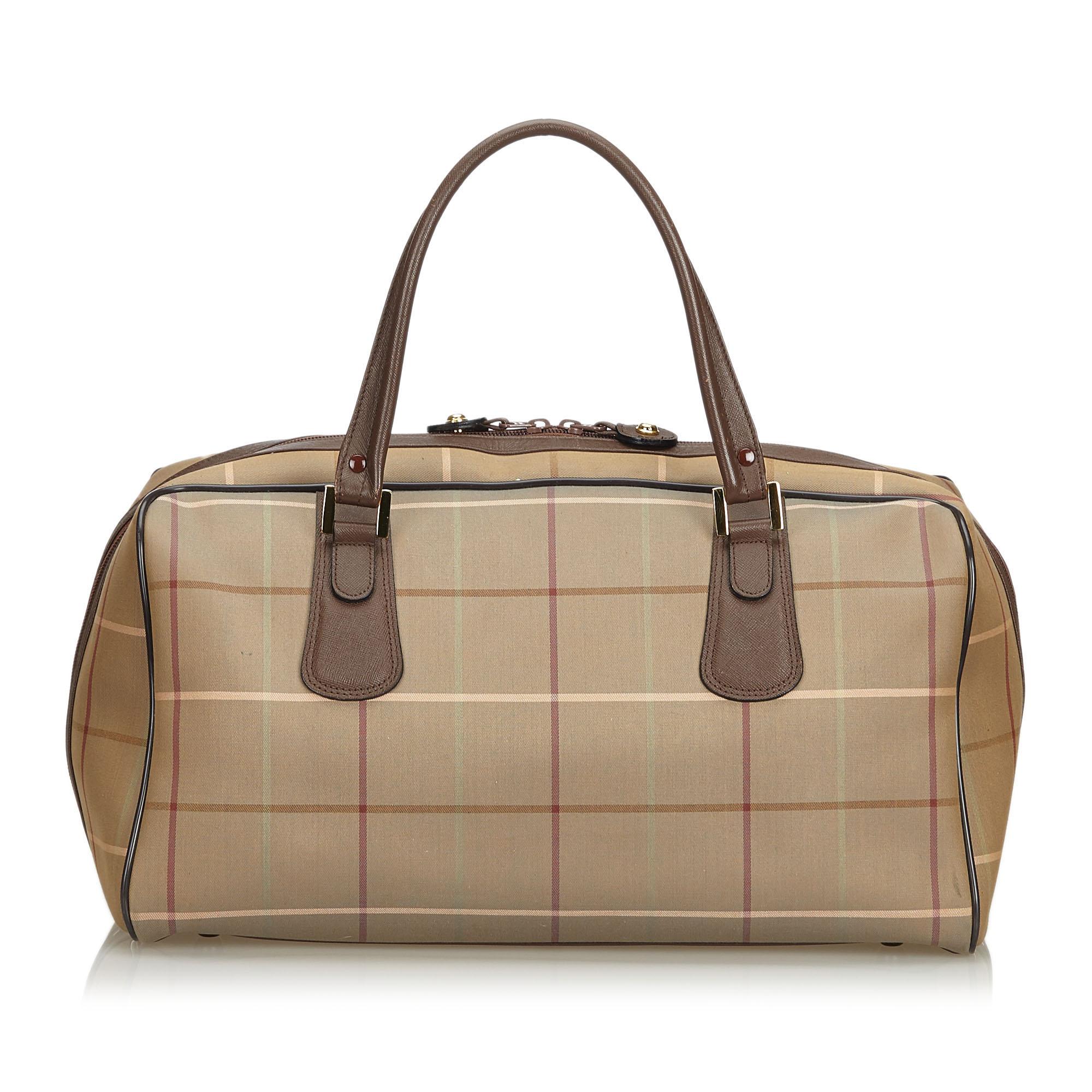  Vintage Authentic Burberry Brown Plaid Travel Bag United Kingdom LARGE In Good Condition For Sale In Orlando, FL