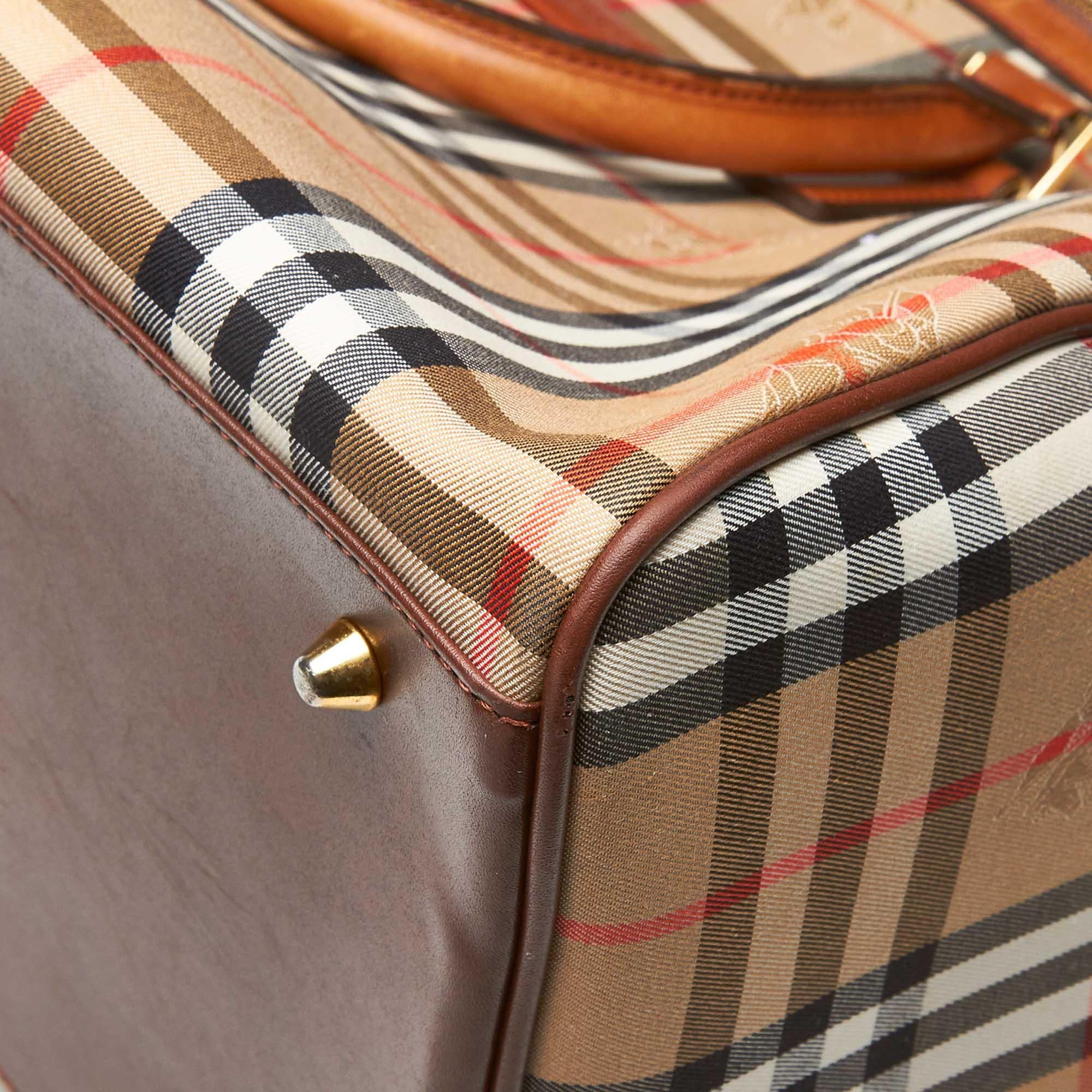 Vintage Authentic Burberry Haymarket Check Travel Bag United Kingdom LARGE For Sale 4