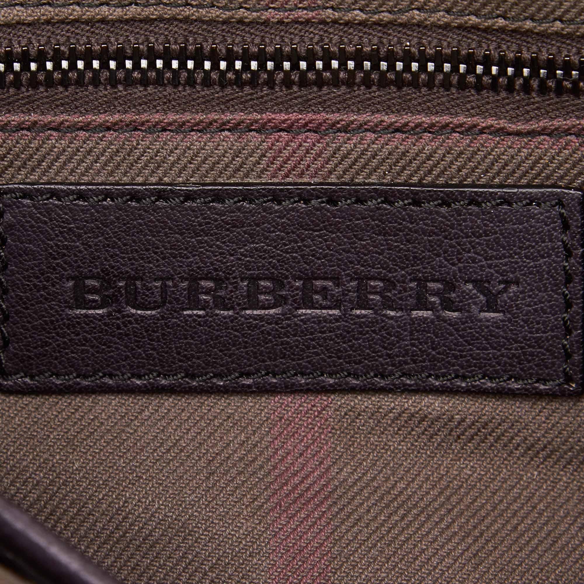 Vintage Authentic Burberry Leather Crossbody Bag w Dust Bag MEDIUM  For Sale 1