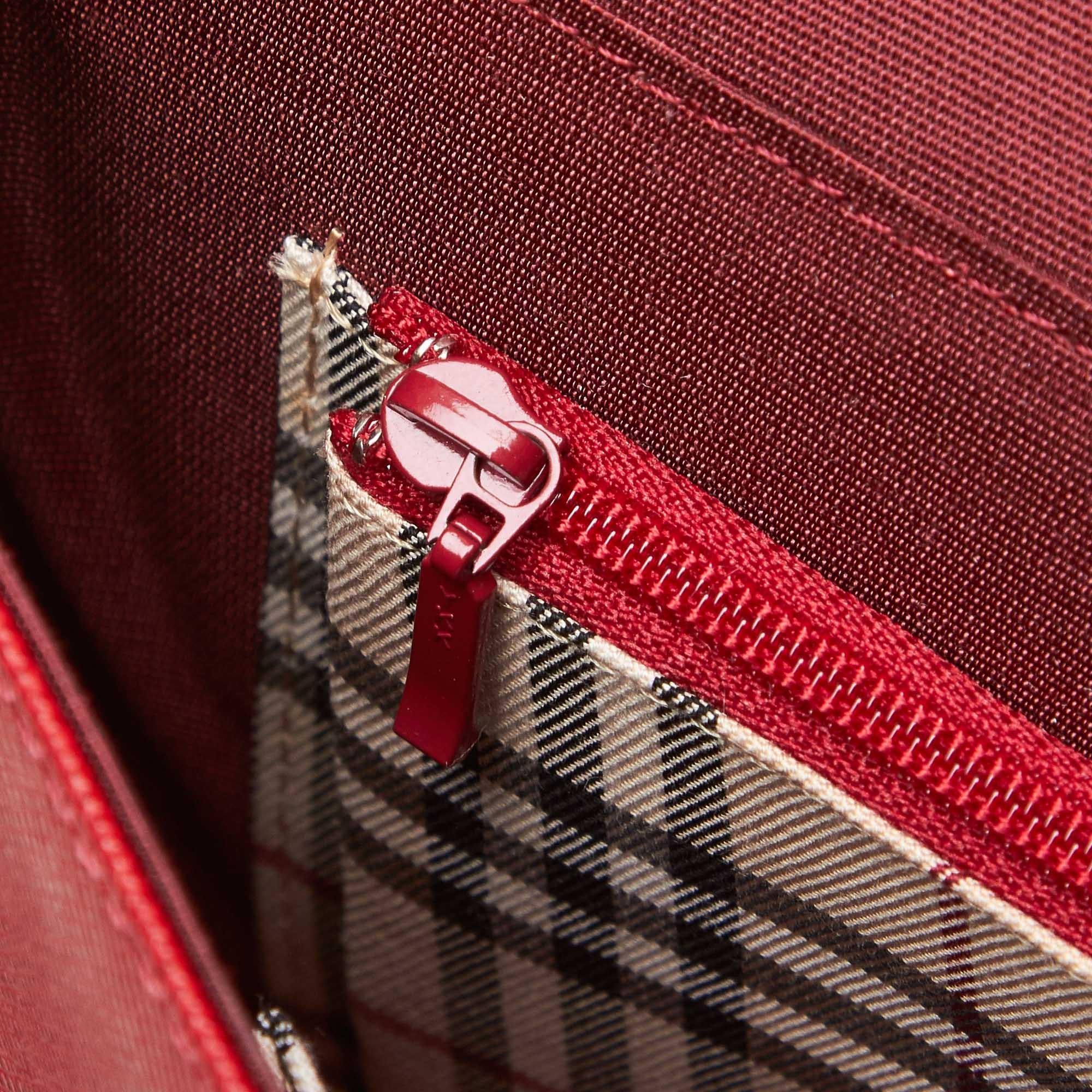Vintage Authentic Burberry Red Leather Baguette United Kingdom SMALL  For Sale 3