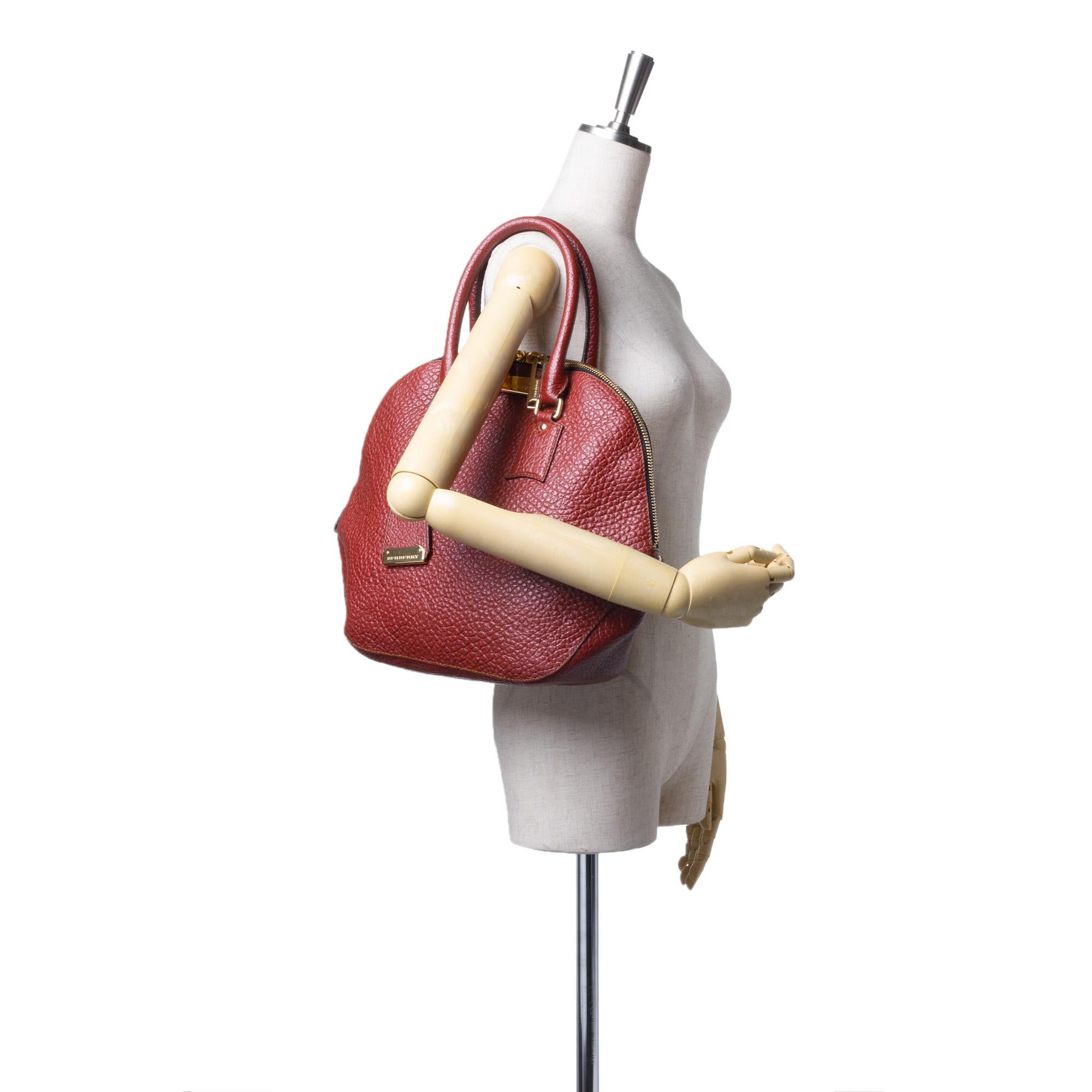 Women's Vintage Authentic Burberry Red Leather Grained Orchard Handbag Romania LARGE For Sale