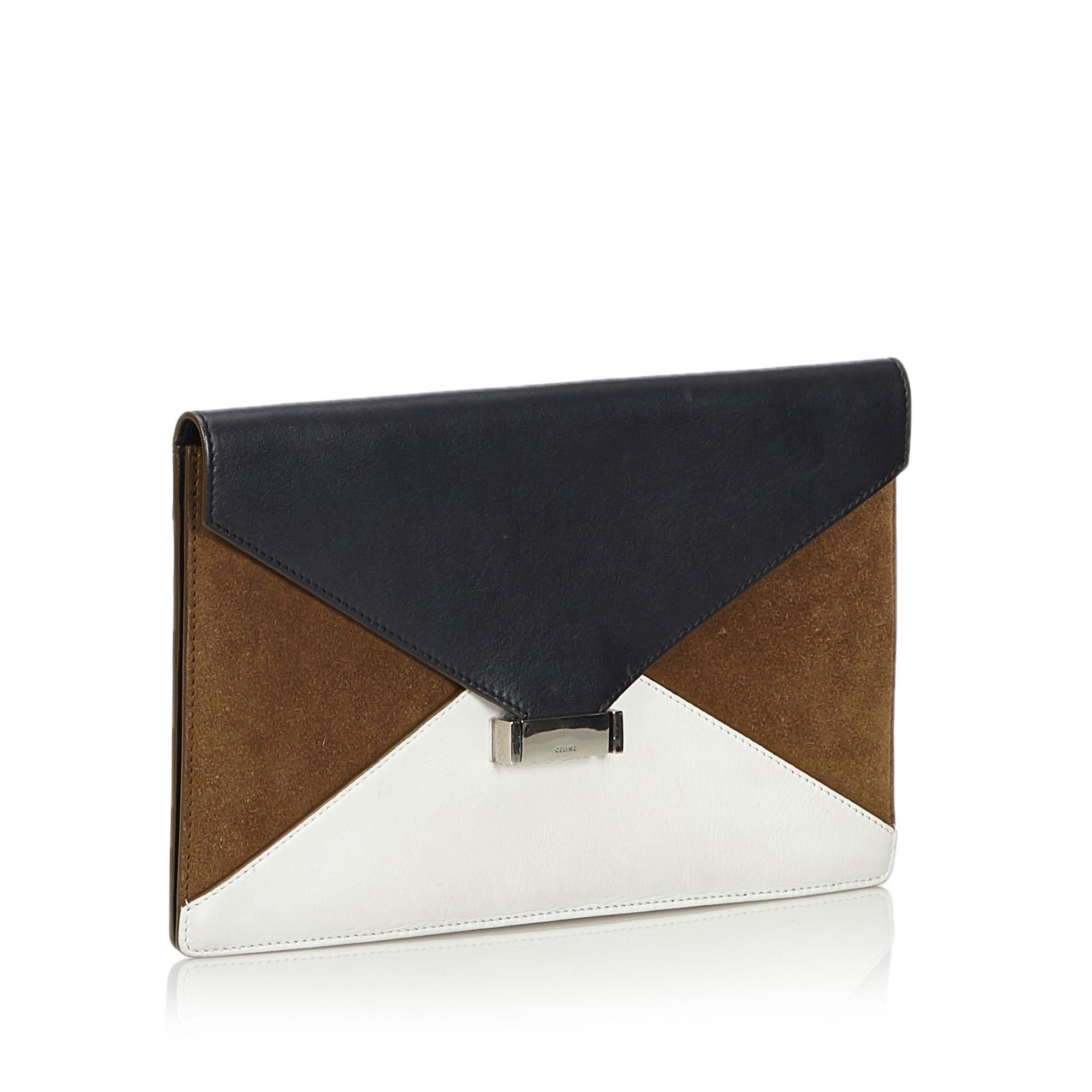 The Diamond Clutch features a leather and suede body, front flap with push lock closure, and an interior zip pocket. It carries as B+ condition rating.

Inclusions: 
This item does not come with inclusions.

Dimensions:
Length: 17.00 cm
Width: 27.50
