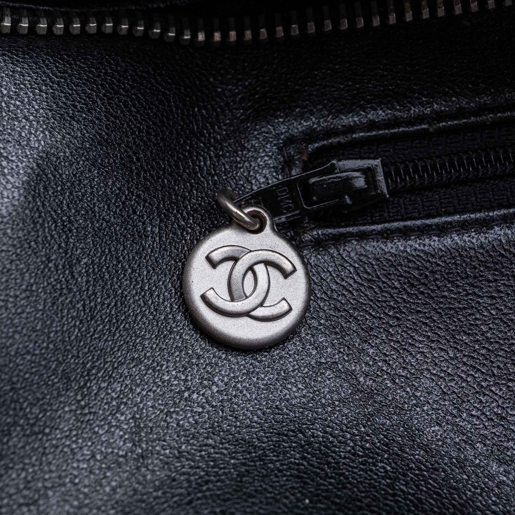 Vintage Authentic Chanel Black Caviar Leather Medallion Tote FRANCE LARGE  For Sale 5