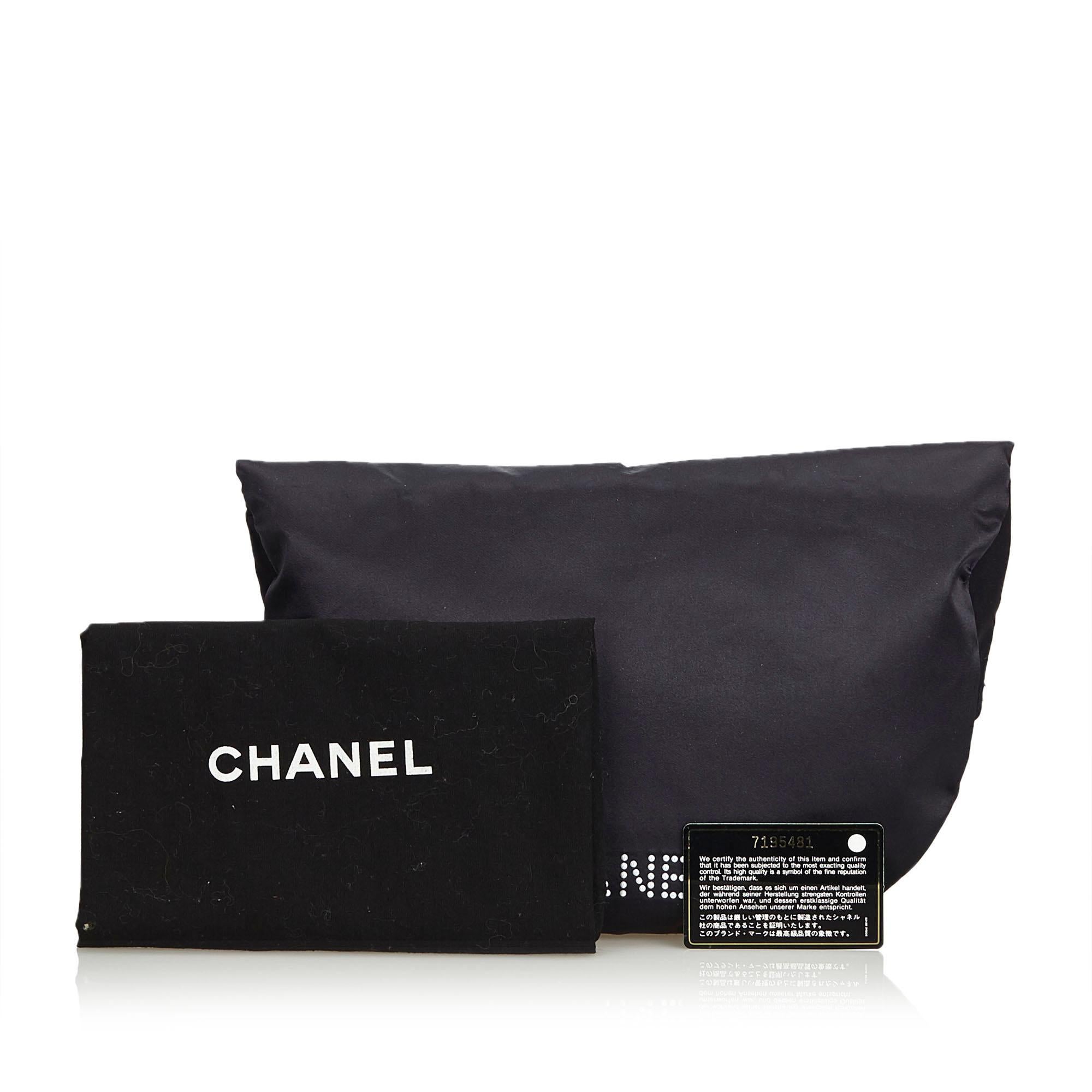 Vintage Authentic Chanel Handbag France w Dust Bag Authenticity Card MEDIUM  For Sale 1