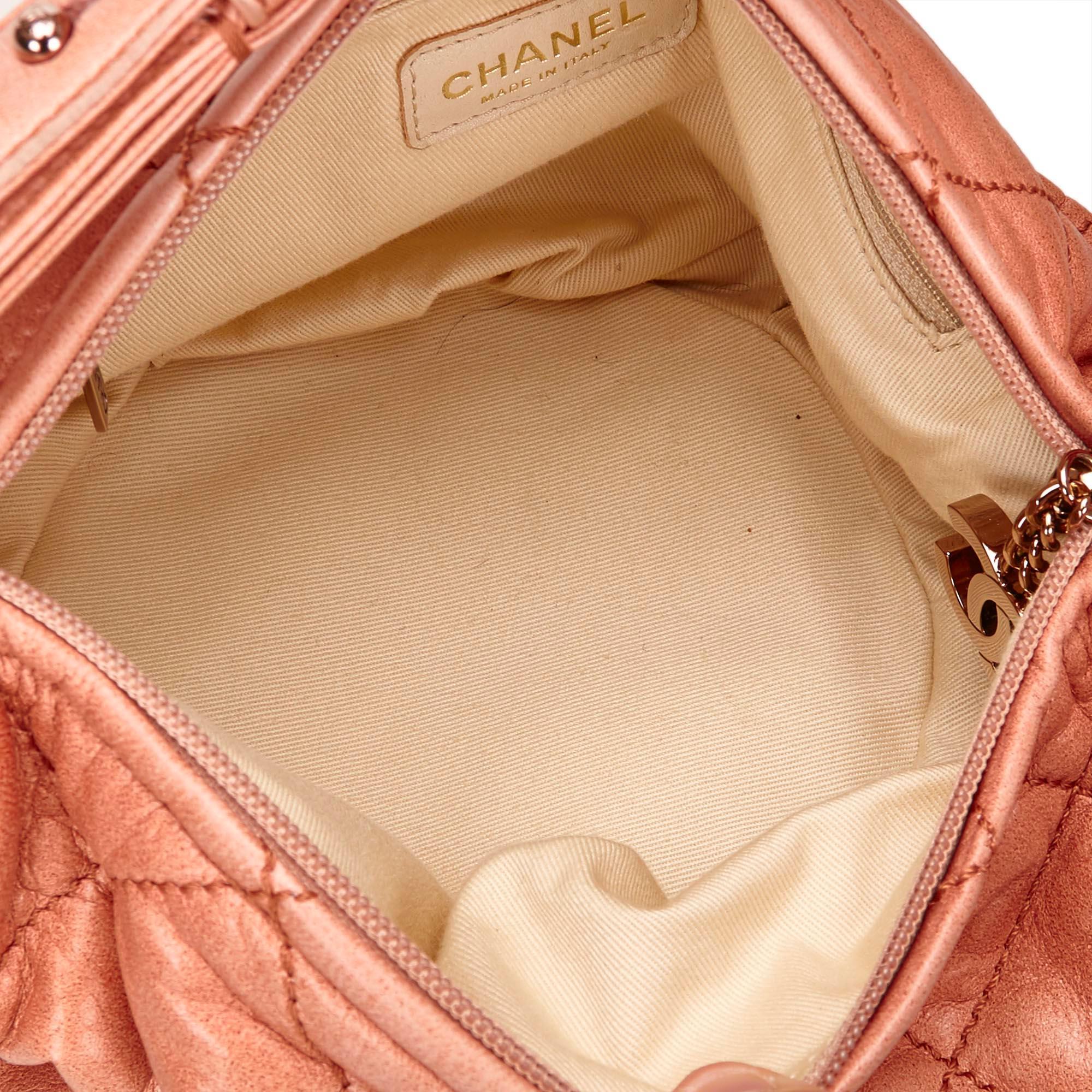Women's Vintage Authentic Chanel Leather Matelasse Surpique Handbag w Dust Bag MEDIUM  For Sale