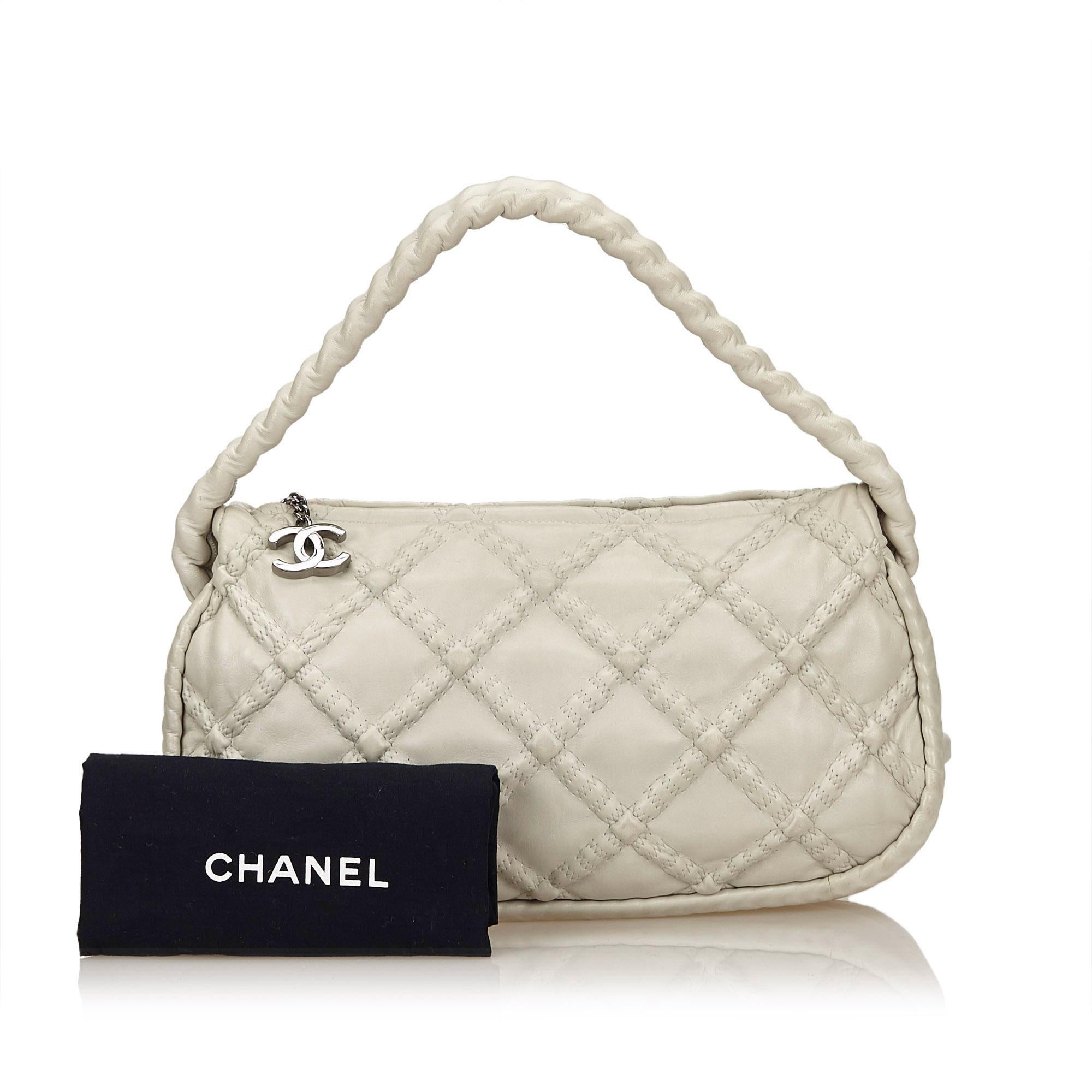 Vintage Authentic Chanel White Quilted Shoulder Bag Italy w Dust Bag MEDIUM  For Sale 6