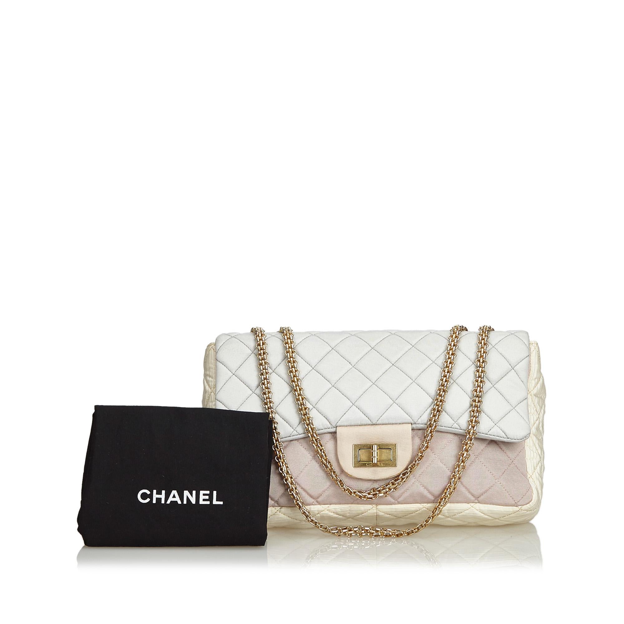 Vintage Authentic Chanel White Reissue Jumbo Flap Bag France w Dust Bag JUMBO  For Sale 8
