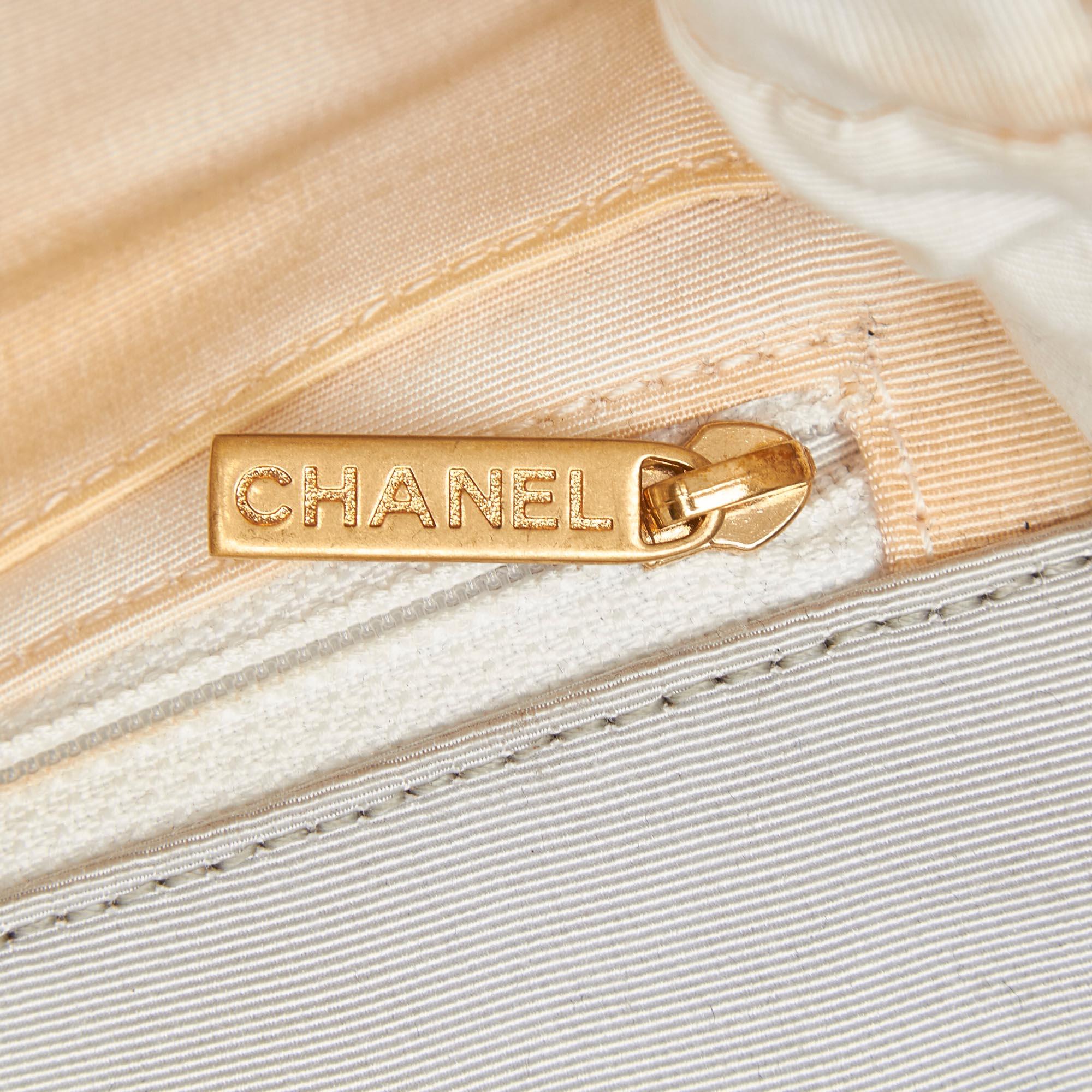 Vintage Authentic Chanel White Reissue Jumbo Flap Bag France w Dust Bag JUMBO  For Sale 4