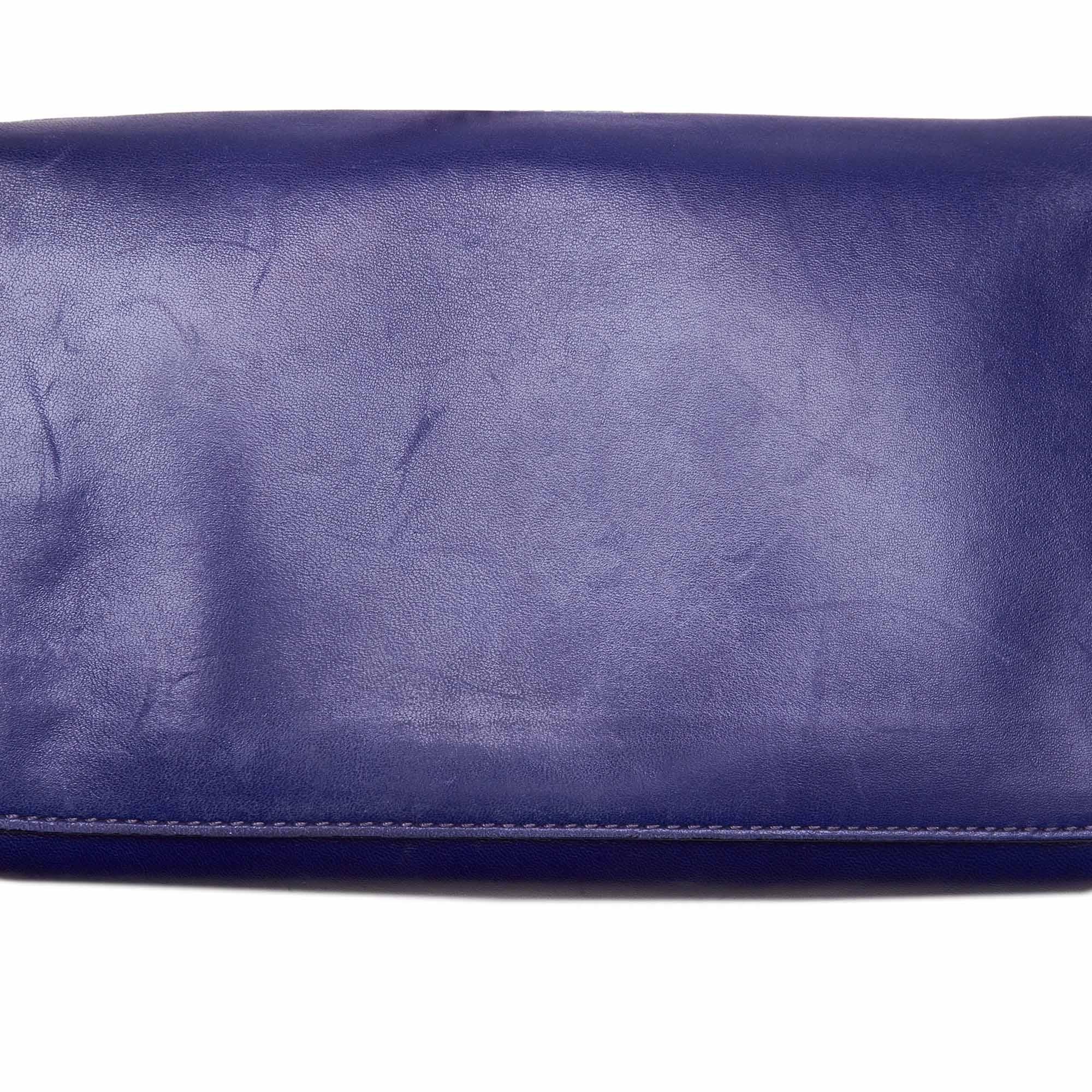 Vintage Authentic Chloe Leather Elle Crossbody Bag Italy w Dust Bag MEDIUM  For Sale 3