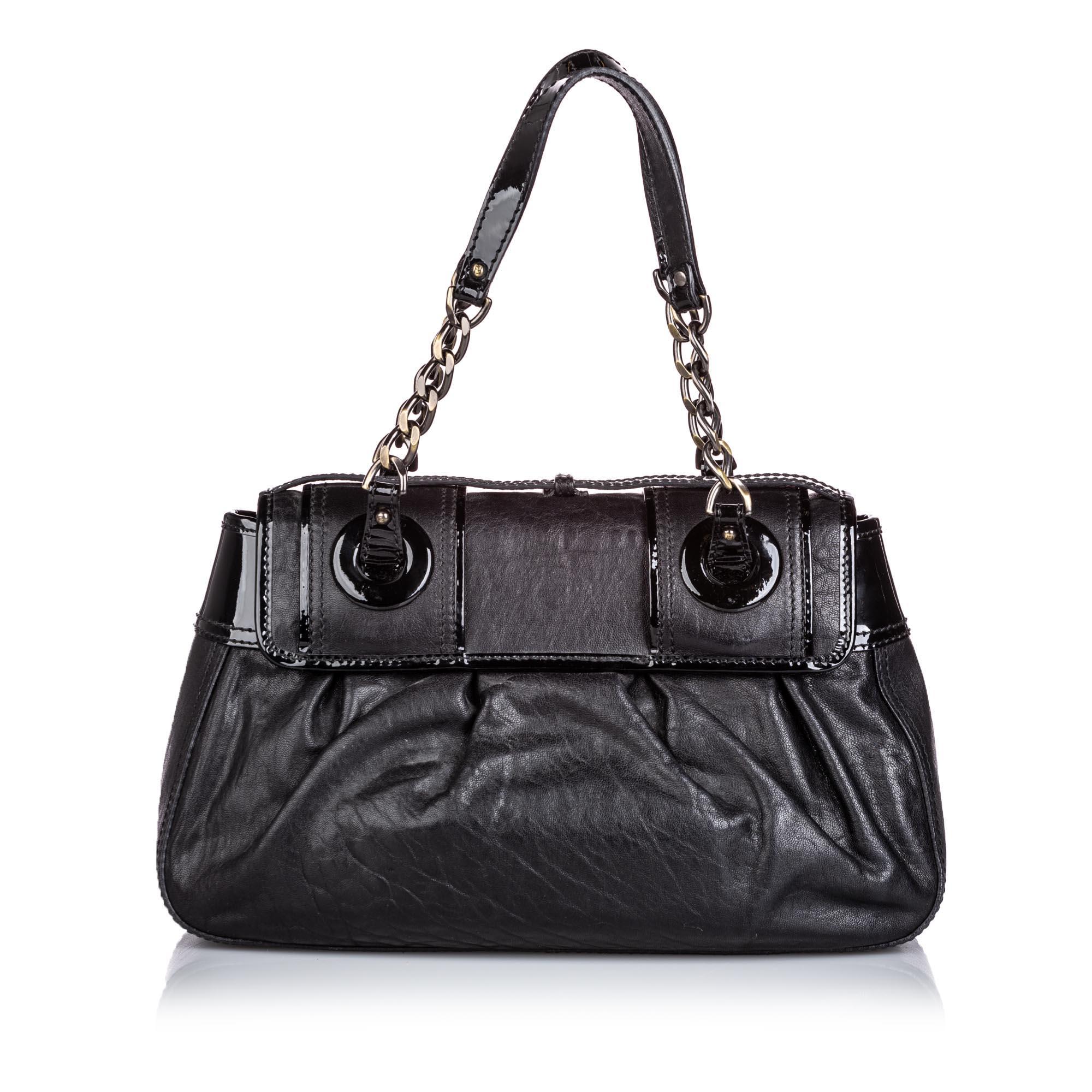 Vintage Authentic Fendi Black Leather B Bis Shoulder Bag ITALY w MEDIUM In Good Condition In Orlando, FL