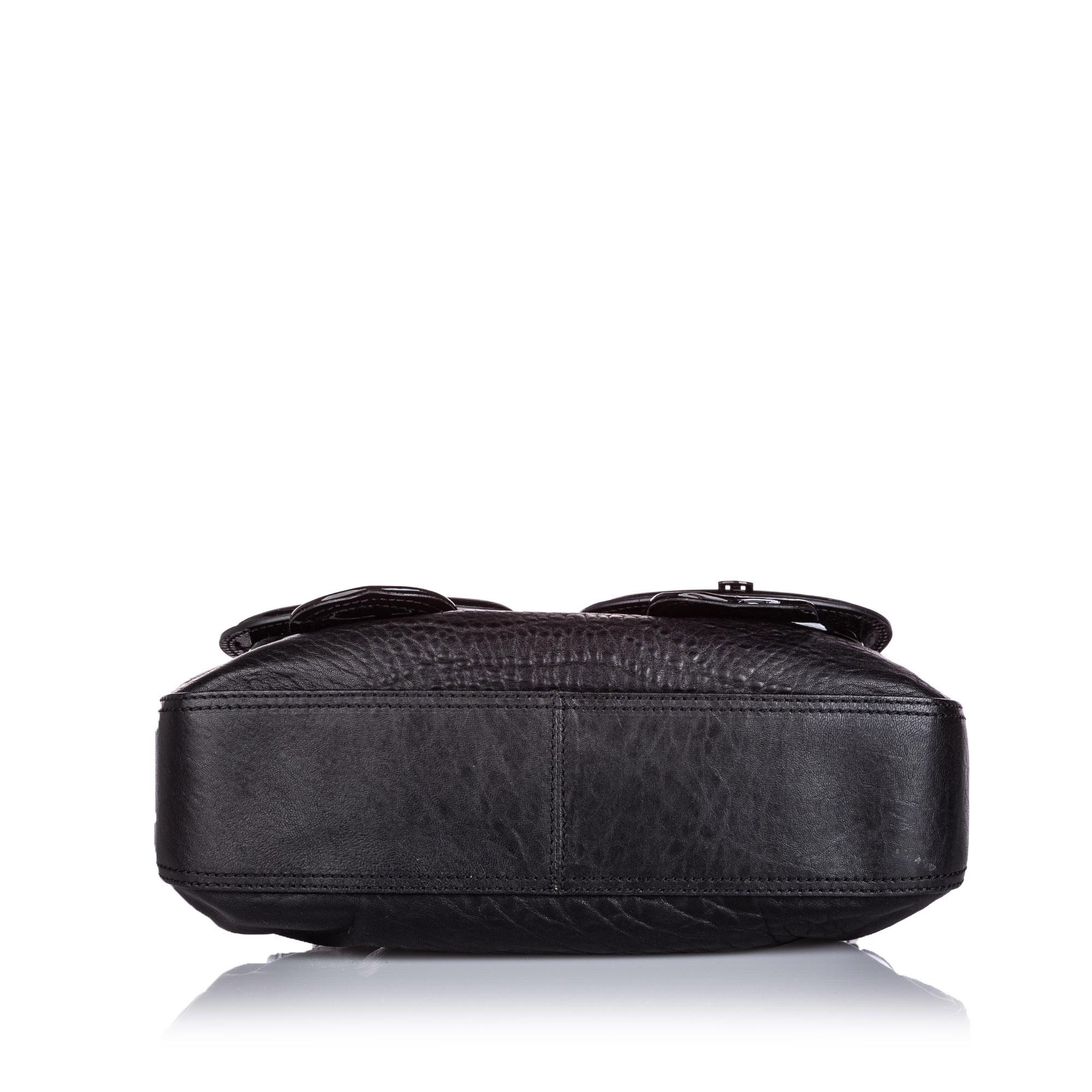 Women's Vintage Authentic Fendi Black Leather B Bis Shoulder Bag ITALY w MEDIUM
