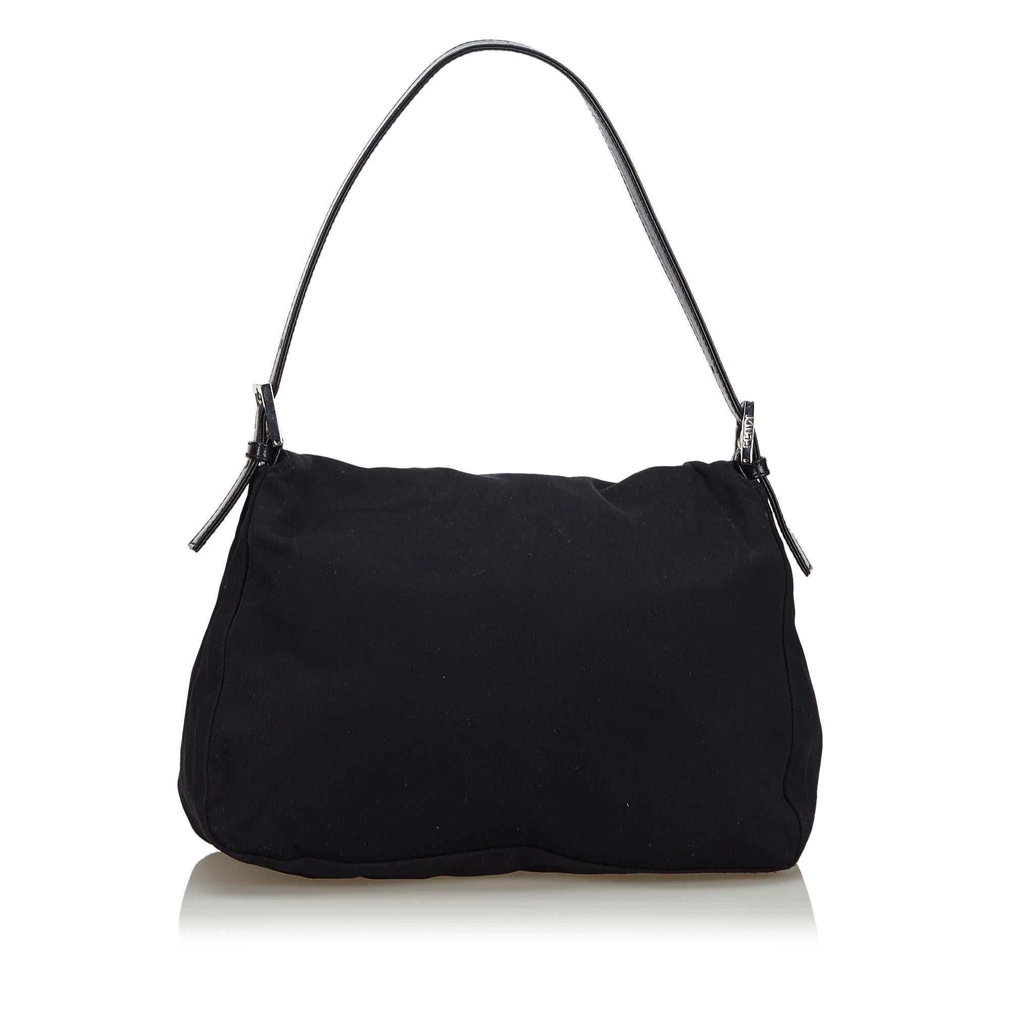 Vintage Authentic Fendi Black Mamma Baguette Shoulder Bag Italy MEDIUM In Good Condition For Sale In Orlando, FL