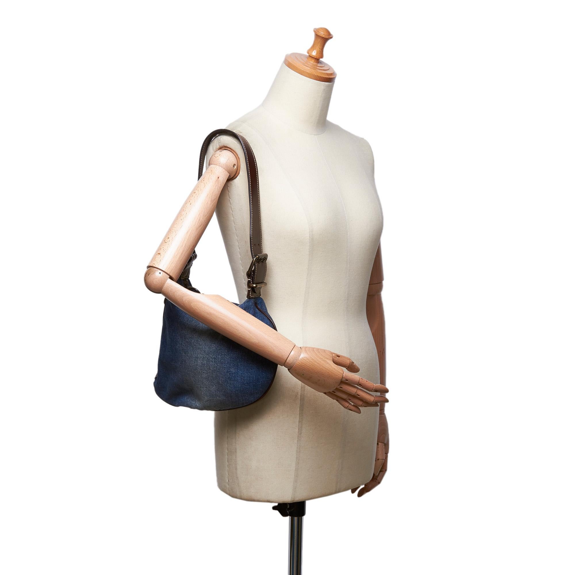 Vintage Authentic Fendi Blue Dark Oyster Shoulder Bag Italy w Dust Bag MEDIUM  For Sale 3