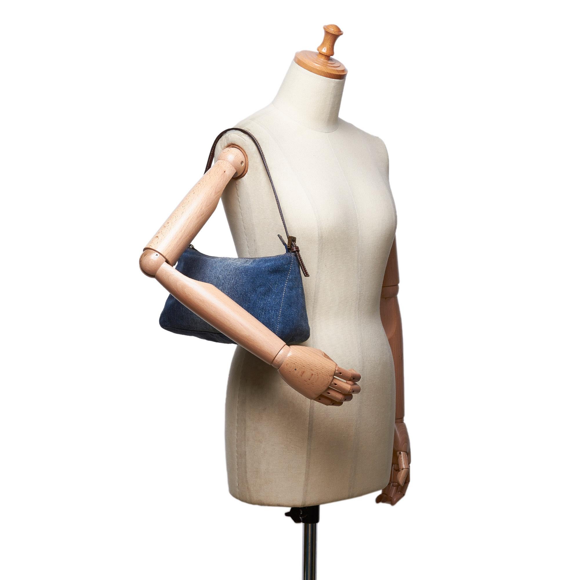 Vintage Authentic Fendi Blue Denim Dark Denim Fabric Baguette Italy SMALL For Sale 3