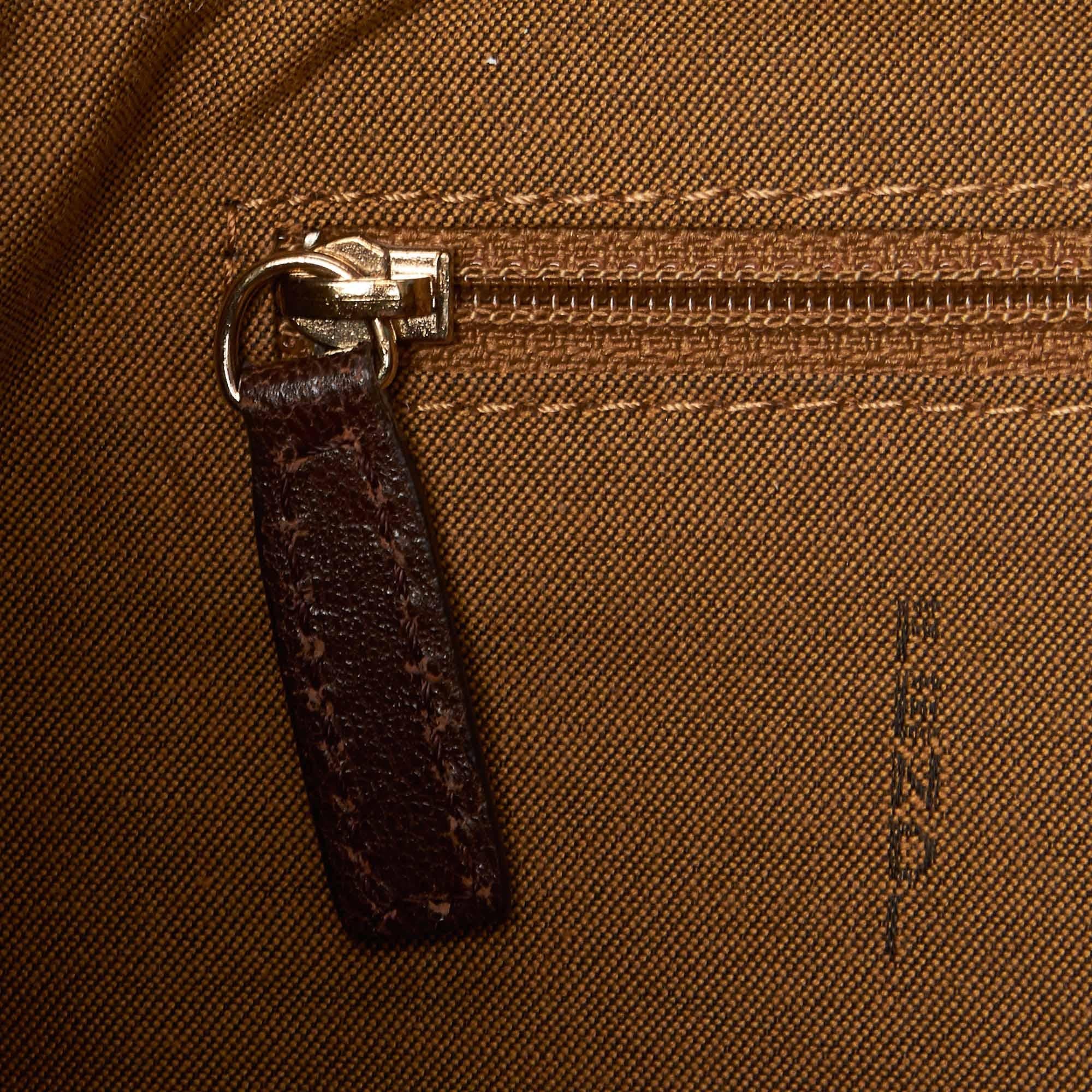 Vintage Authentic Fendi Brown Leather Mia Crossbody Bag Italy MEDIUM  For Sale 3
