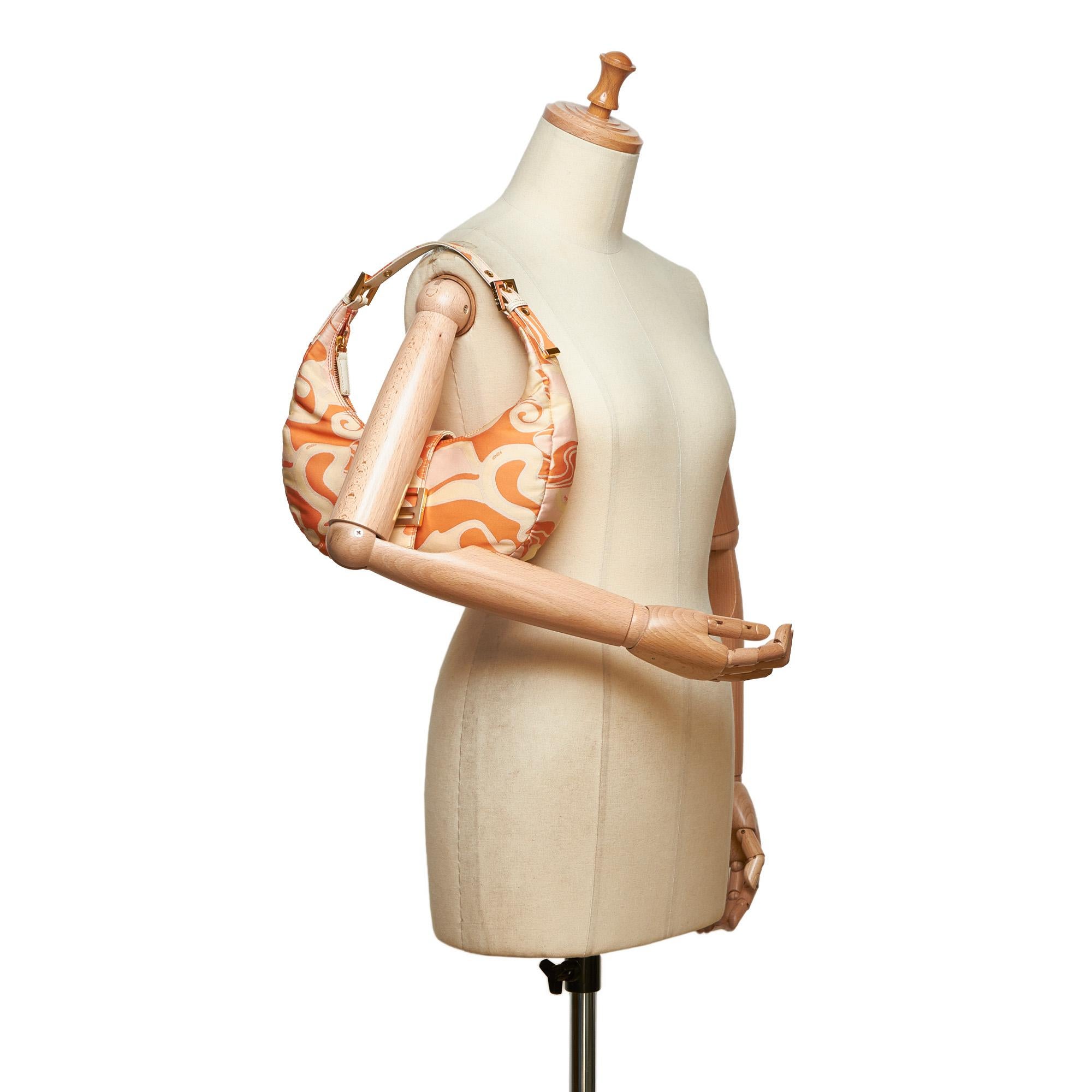 Vintage Authentic Fendi Orange Shoulder Bag Italy w Dust Bag MEDIUM  For Sale 3