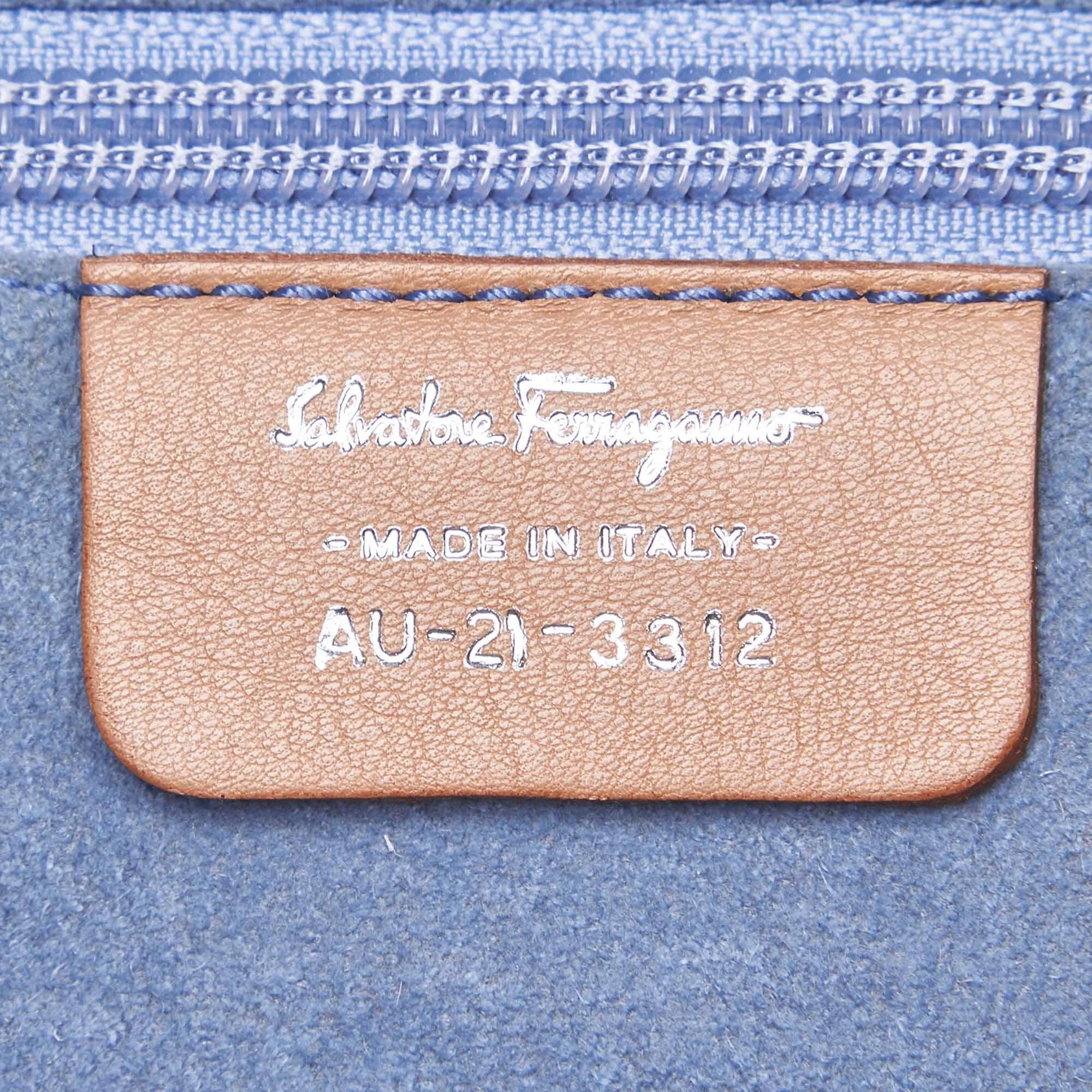 Vintage Authentic Ferragamo Brown Leather Shoulder Bag Italy w Dust Bag LARGE  For Sale 2