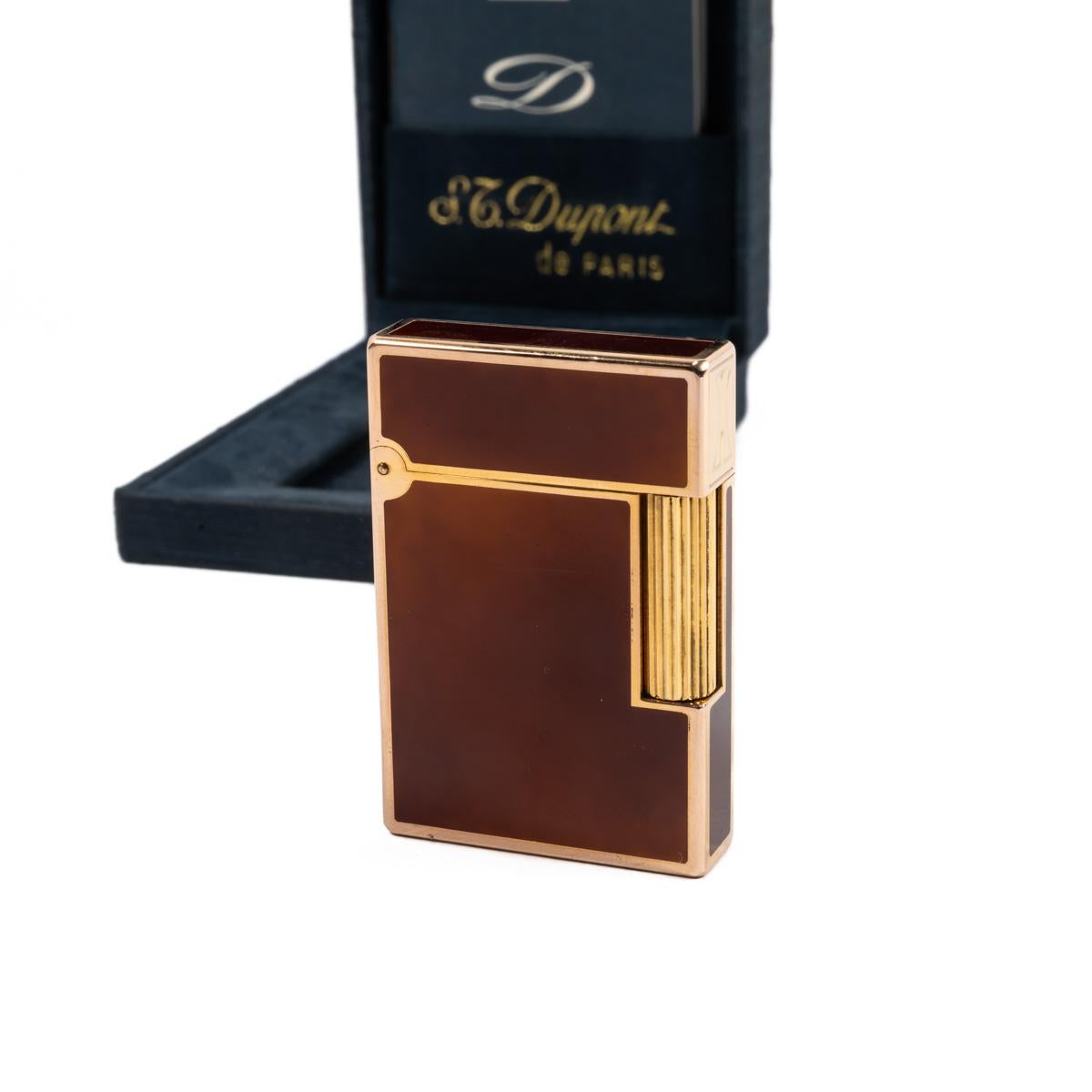 Vintage Authentic Gold plated Ligne 2 ST Dupont Lighter in Fire Lacquer 1990s In Excellent Condition In DELFT, NL