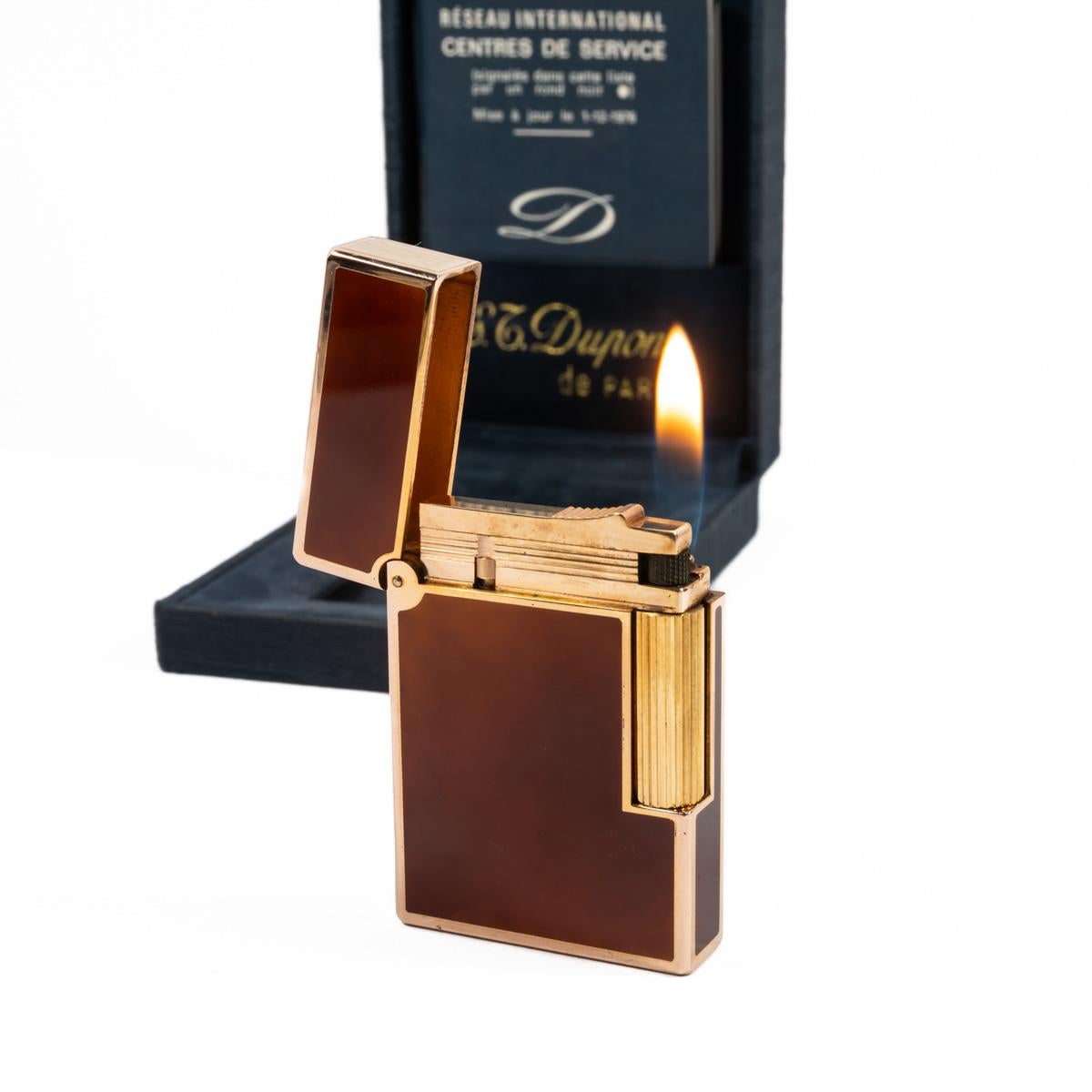 Vintage Authentic Gold plated Ligne 2 ST Dupont Lighter in Fire Lacquer 1990s 3