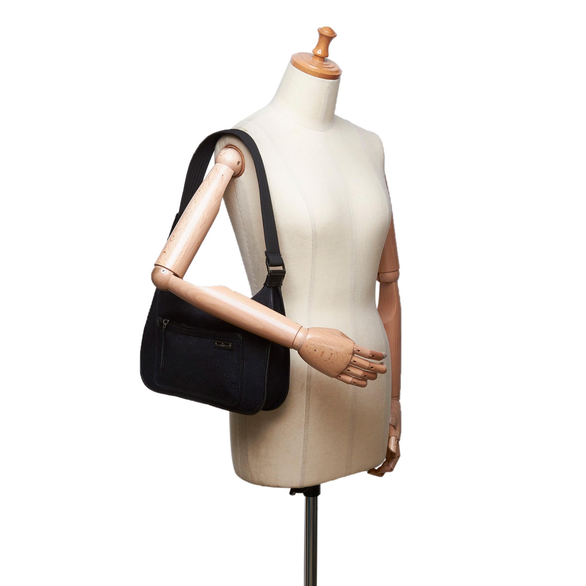 Vintage Authentic Gucci Black Canvas Fabric GG Shoulder Bag Italy MEDIUM  7