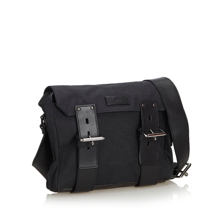 Vintage Authentic Gucci Black Canvas Fabric Messenger Bag Italy MEDIUM