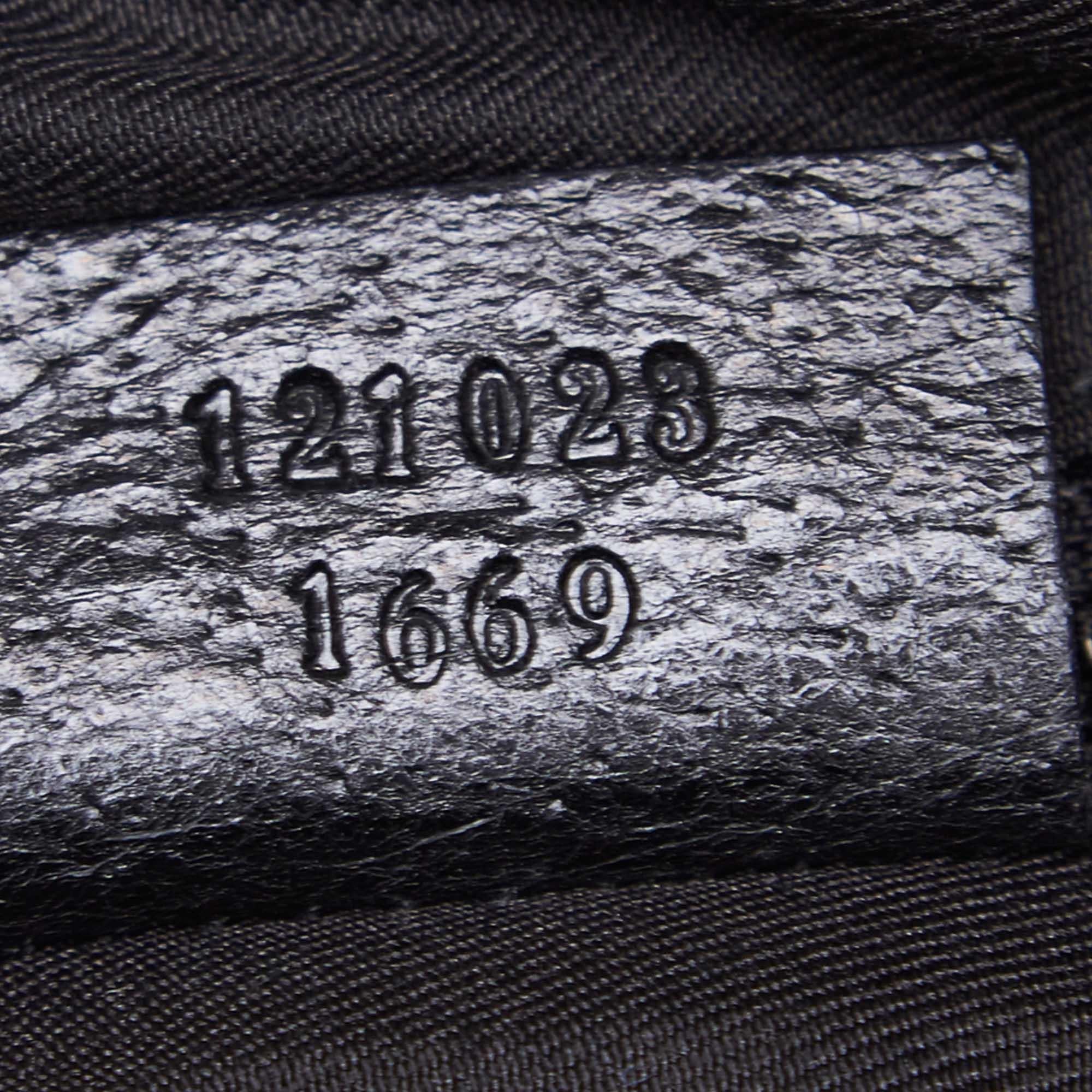 Vintage Authentic Gucci Black GG Eclipse Handbag Italy w Dust Bag LARGE  For Sale 3