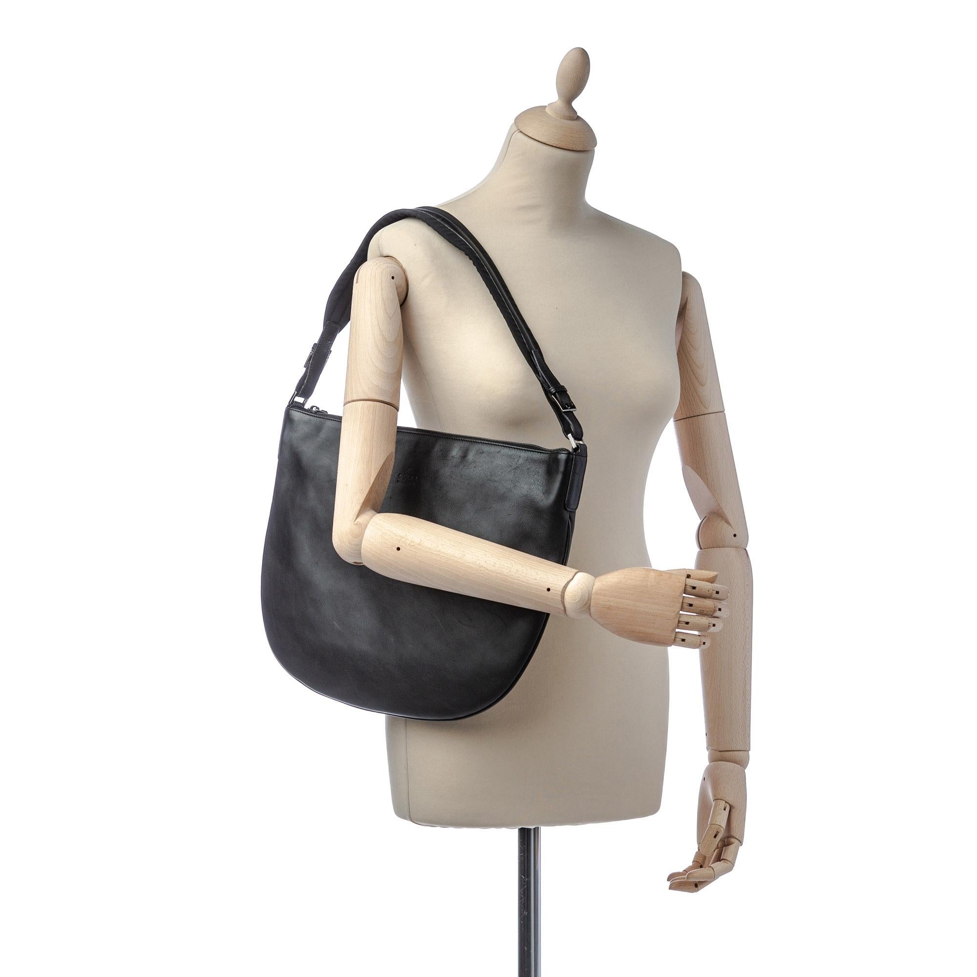 Vintage Authentic Gucci Black Leather Shoulder Bag Italy MEDIUM  For Sale 7