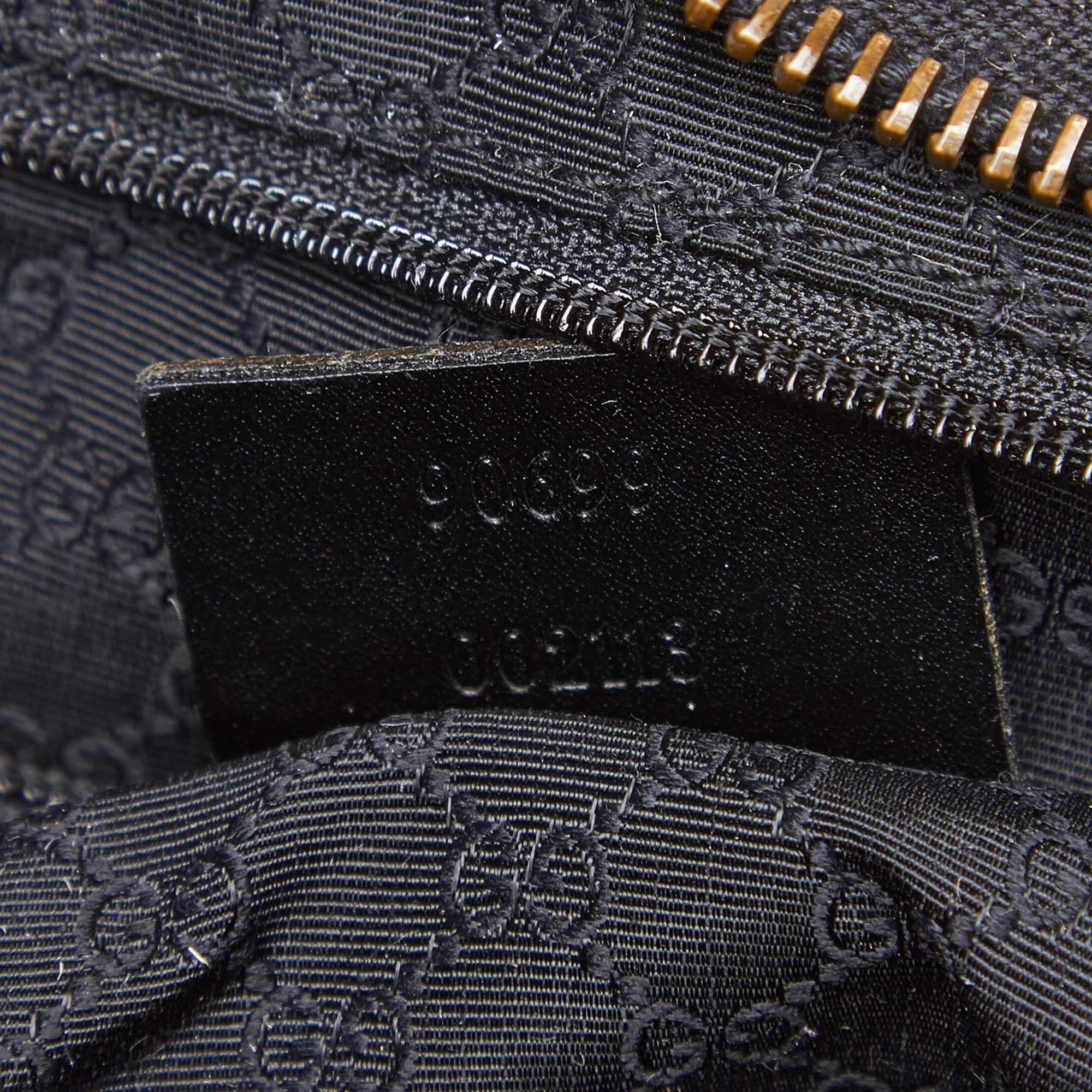 Vintage Authentic Gucci Black Leather Shoulder Bag Italy MEDIUM  For Sale 3