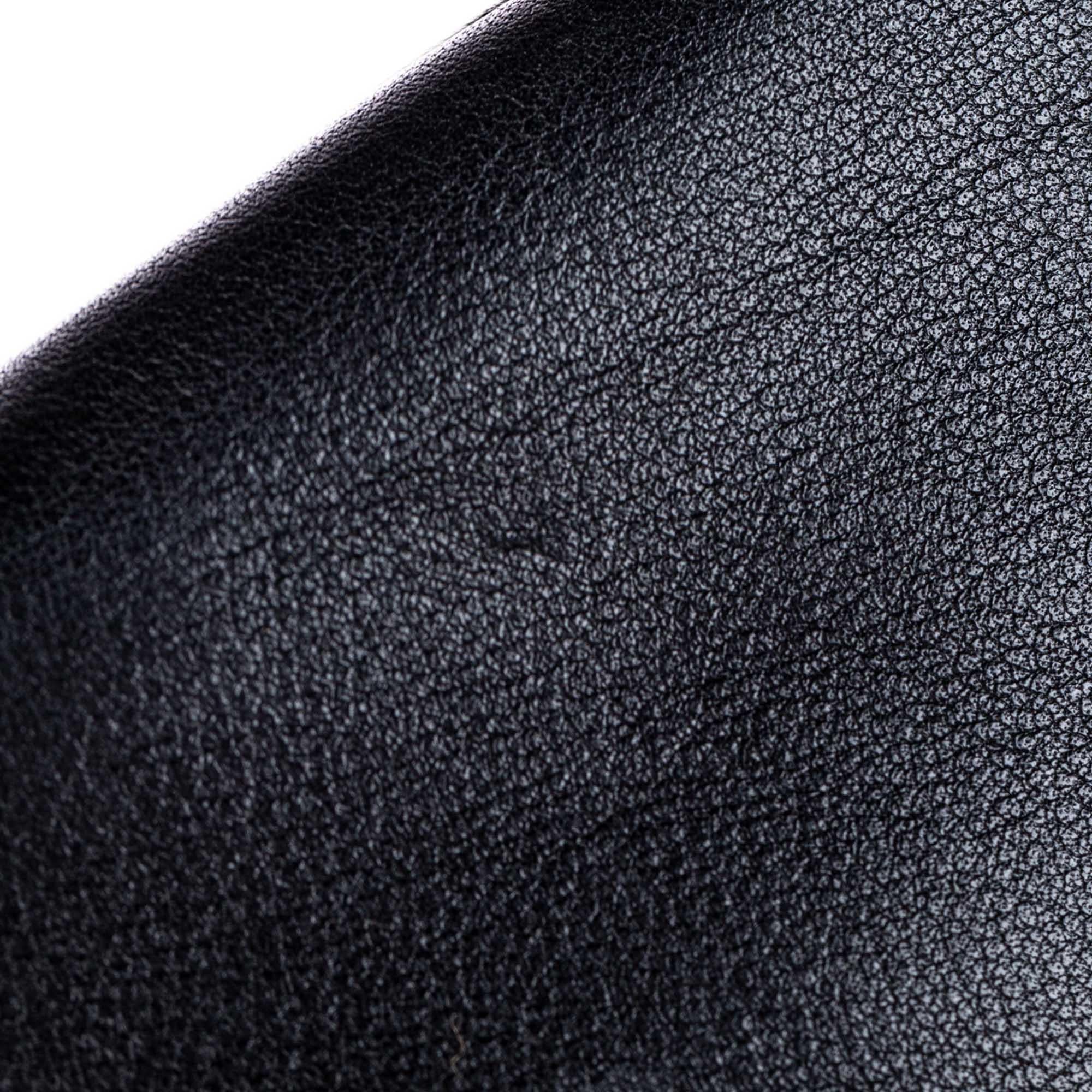 Vintage Authentic Gucci Black Leather Shoulder Bag Italy MEDIUM  For Sale 4
