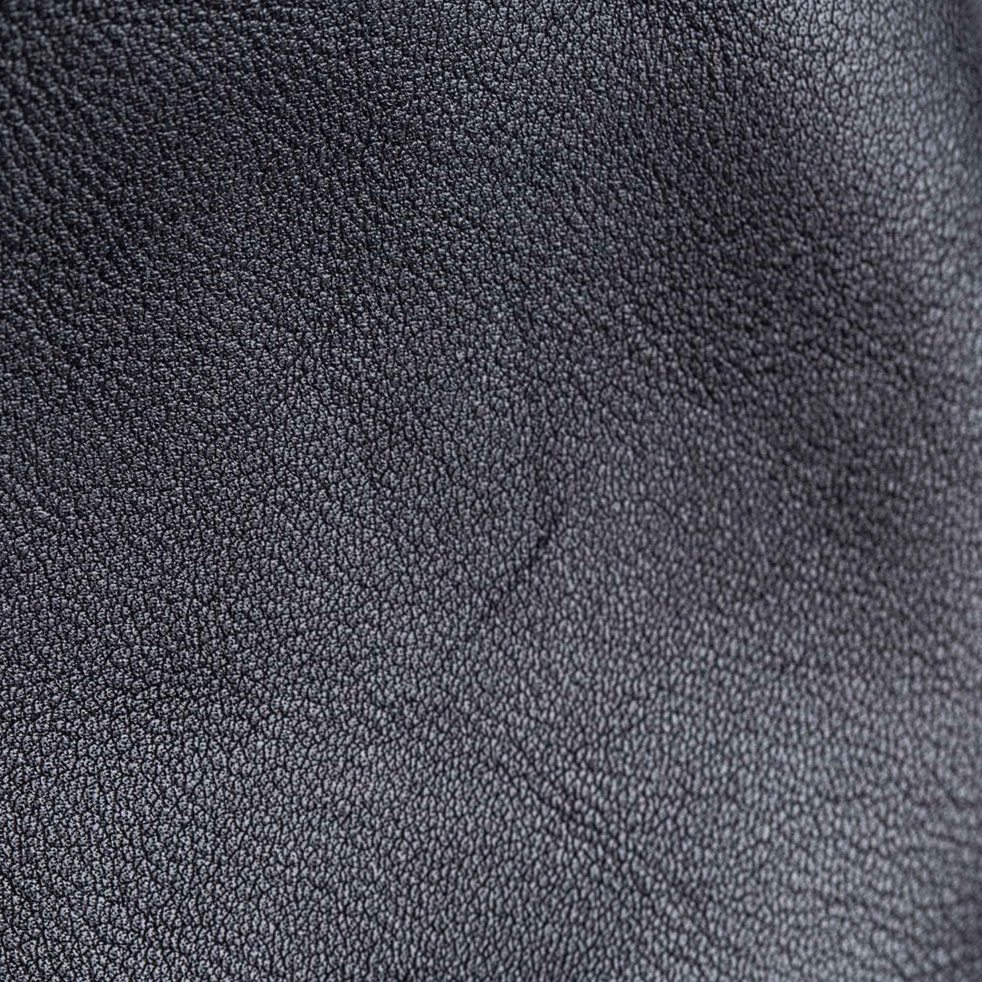 Vintage Authentic Gucci Black Leather Shoulder Bag Italy MEDIUM  For Sale 5