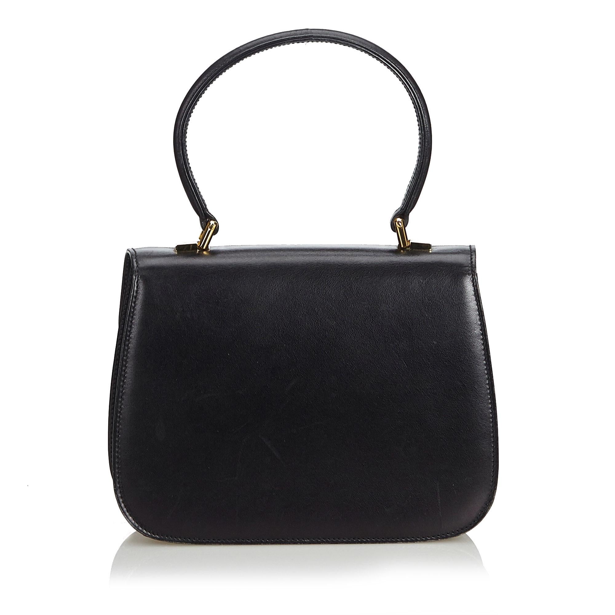 Vintage Authentic Gucci Black Leather Vintage Handbag Italy MEDIUM  In Good Condition For Sale In Orlando, FL
