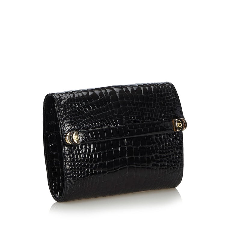 little black clutch bag