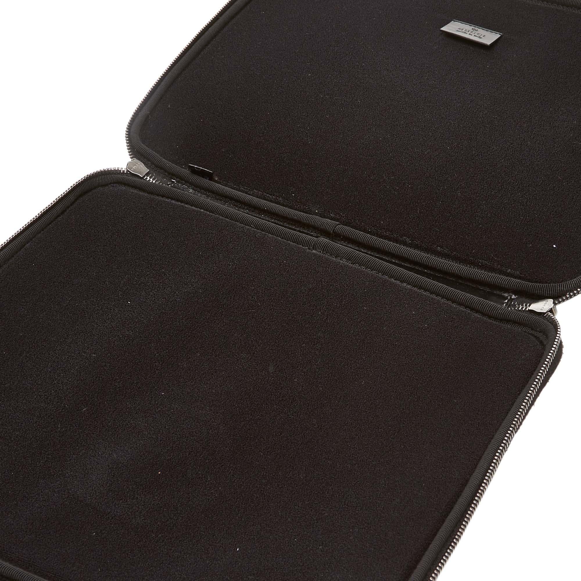 Vintage Authentic Gucci Black PVC Plastic Double G Laptop Bag Italy MEDIUM  For Sale 1