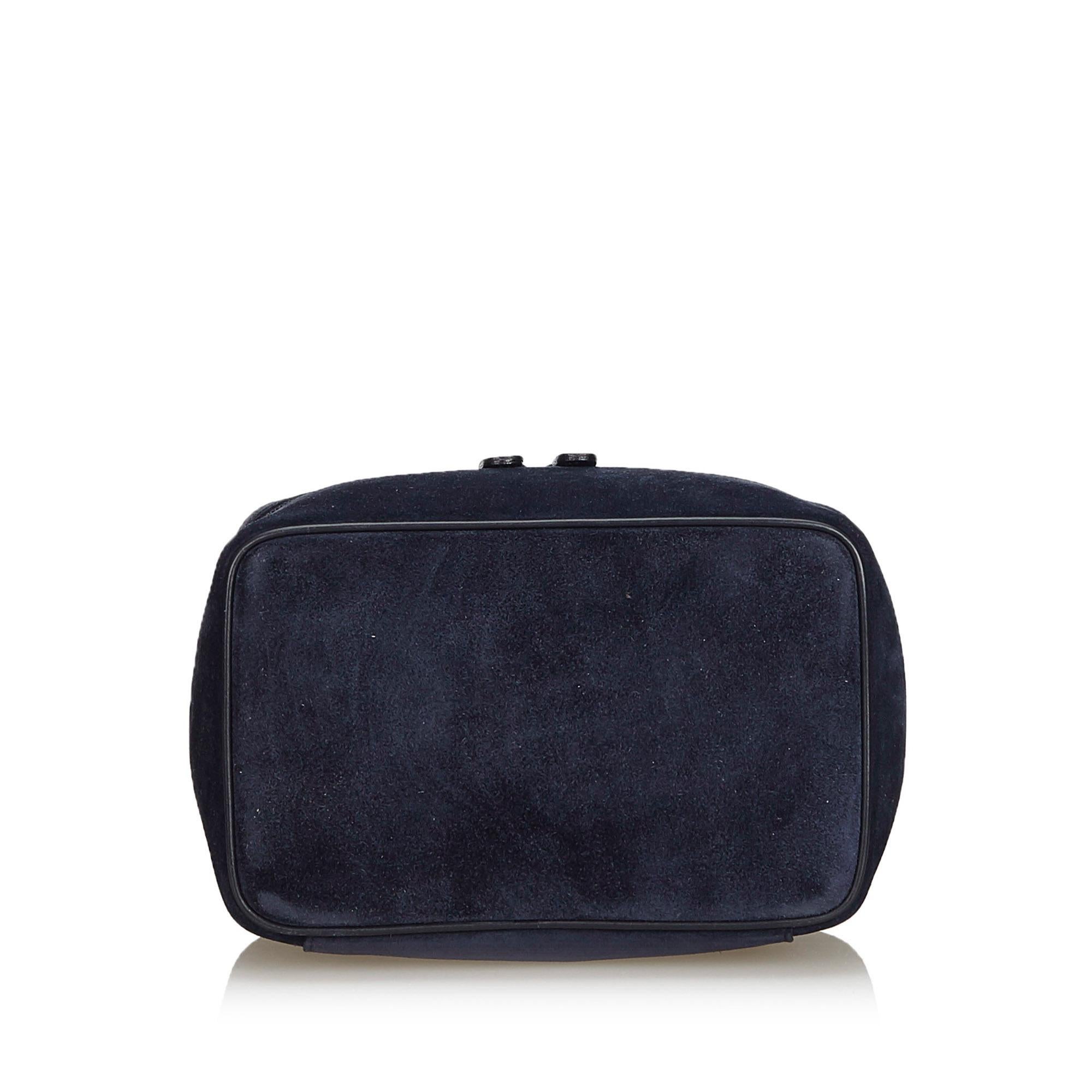 Vintage Authentic Gucci Blue Navy Suede Leather Horsebit Vanity Bag ITALY SMALL  In Good Condition For Sale In Orlando, FL
